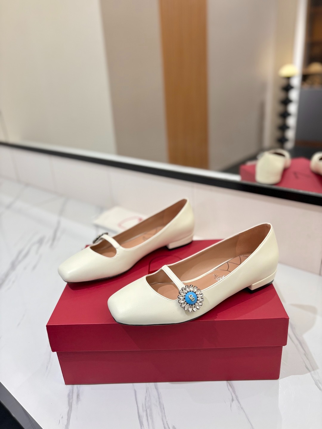 발렌티노 25ss 신상 리본 메리제인 단화