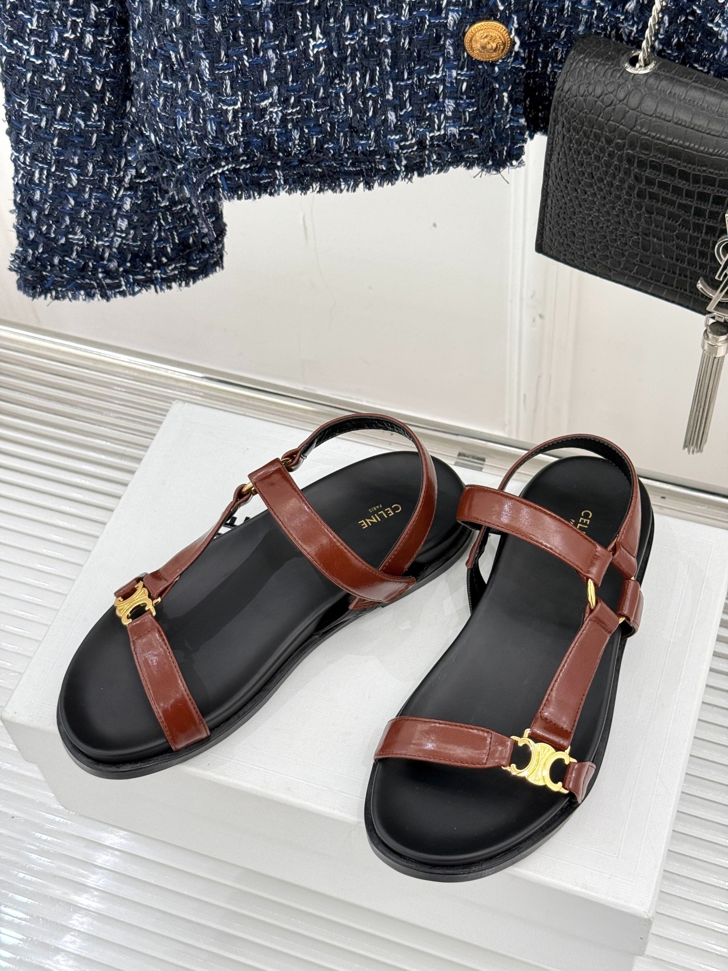 셀린느 봄여름 신상 빈티지 비치 샌들