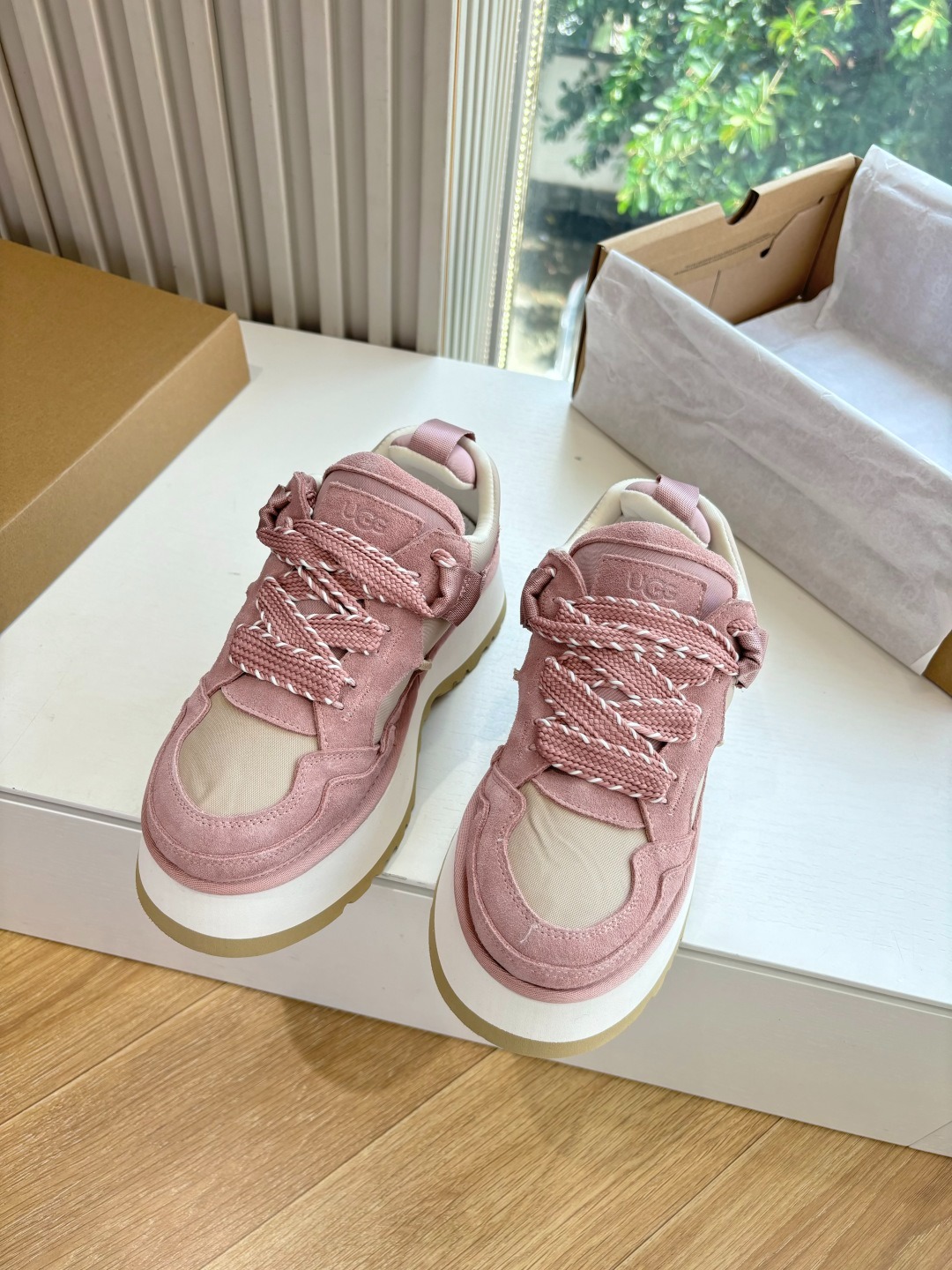 어그 가을 겨울 신상 통굽 스니커즈