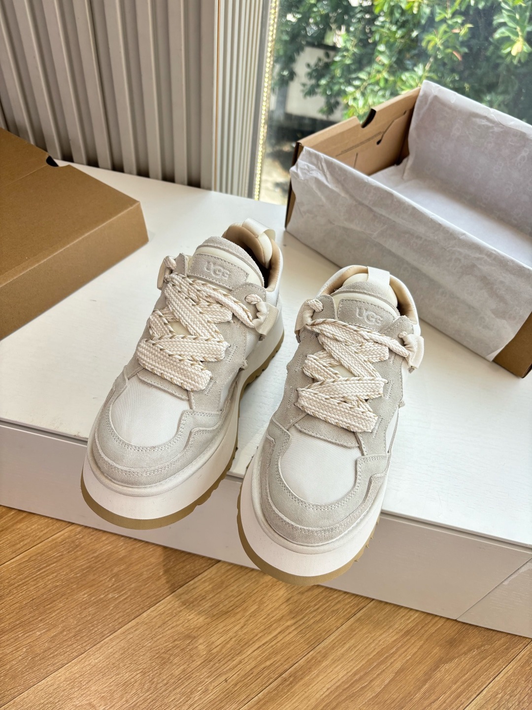 어그 가을 겨울 신상 통굽 스니커즈