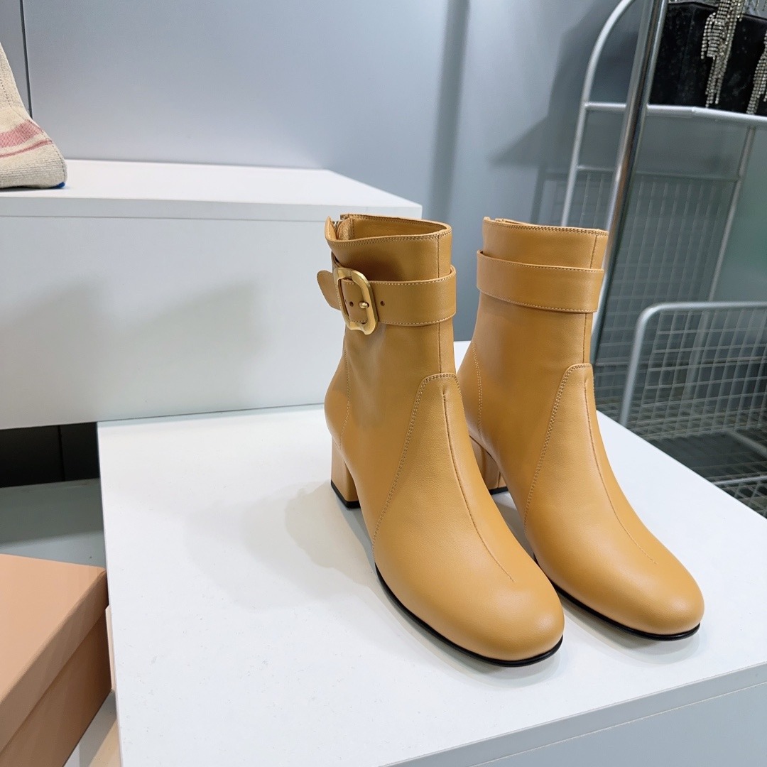 미우미우 2025 가을/겨울 신상 통굽 앵클부츠