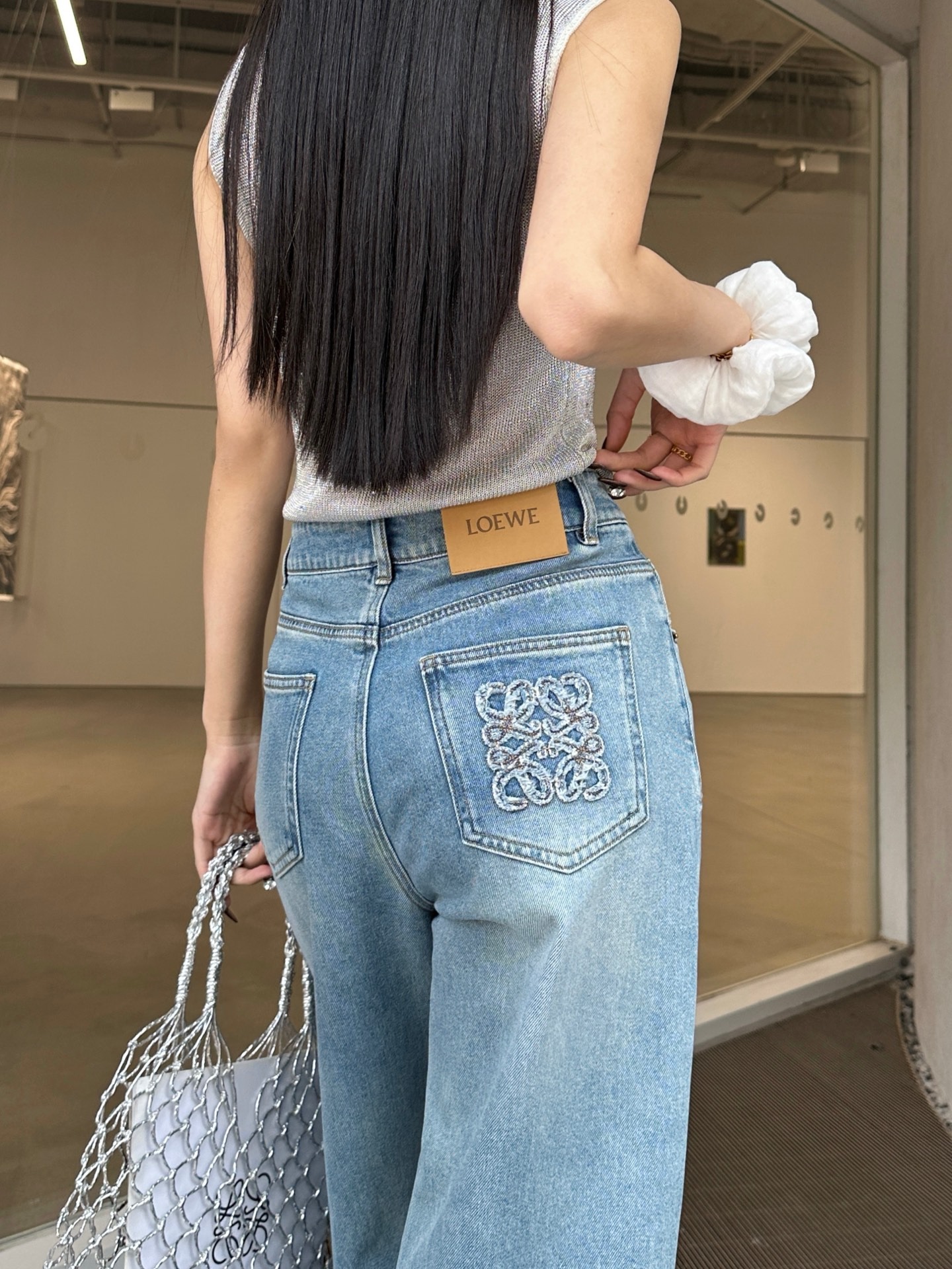로에베 25ss 클래식 패턴 자수 청바지