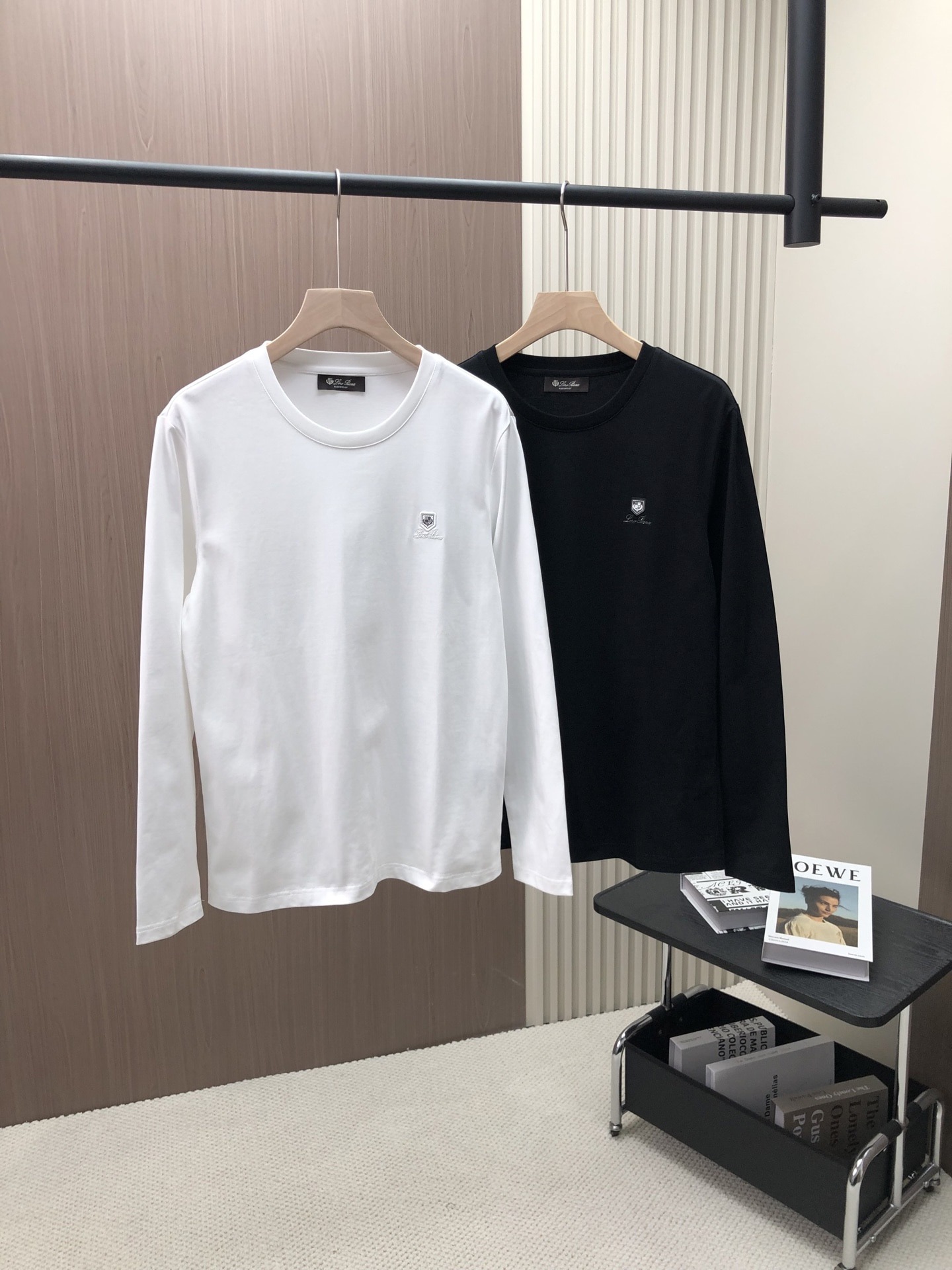 로로피아나 25 신상 클래식 긴팔 티셔츠