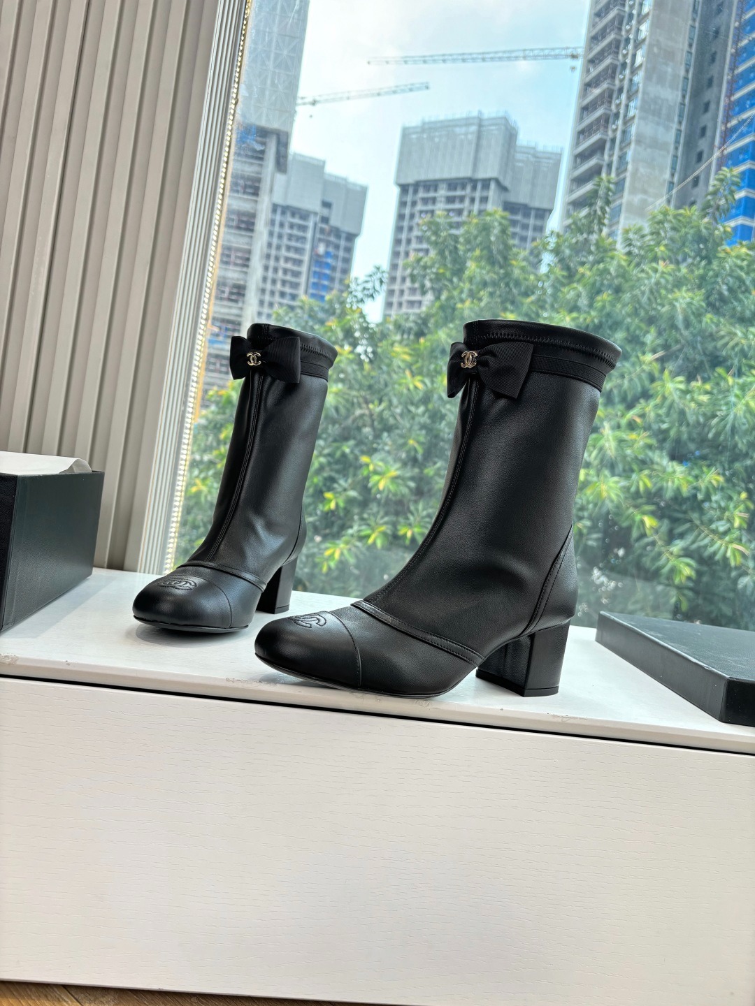 샤넬 최신 가을/겨울 25B 망사 리본 부츠