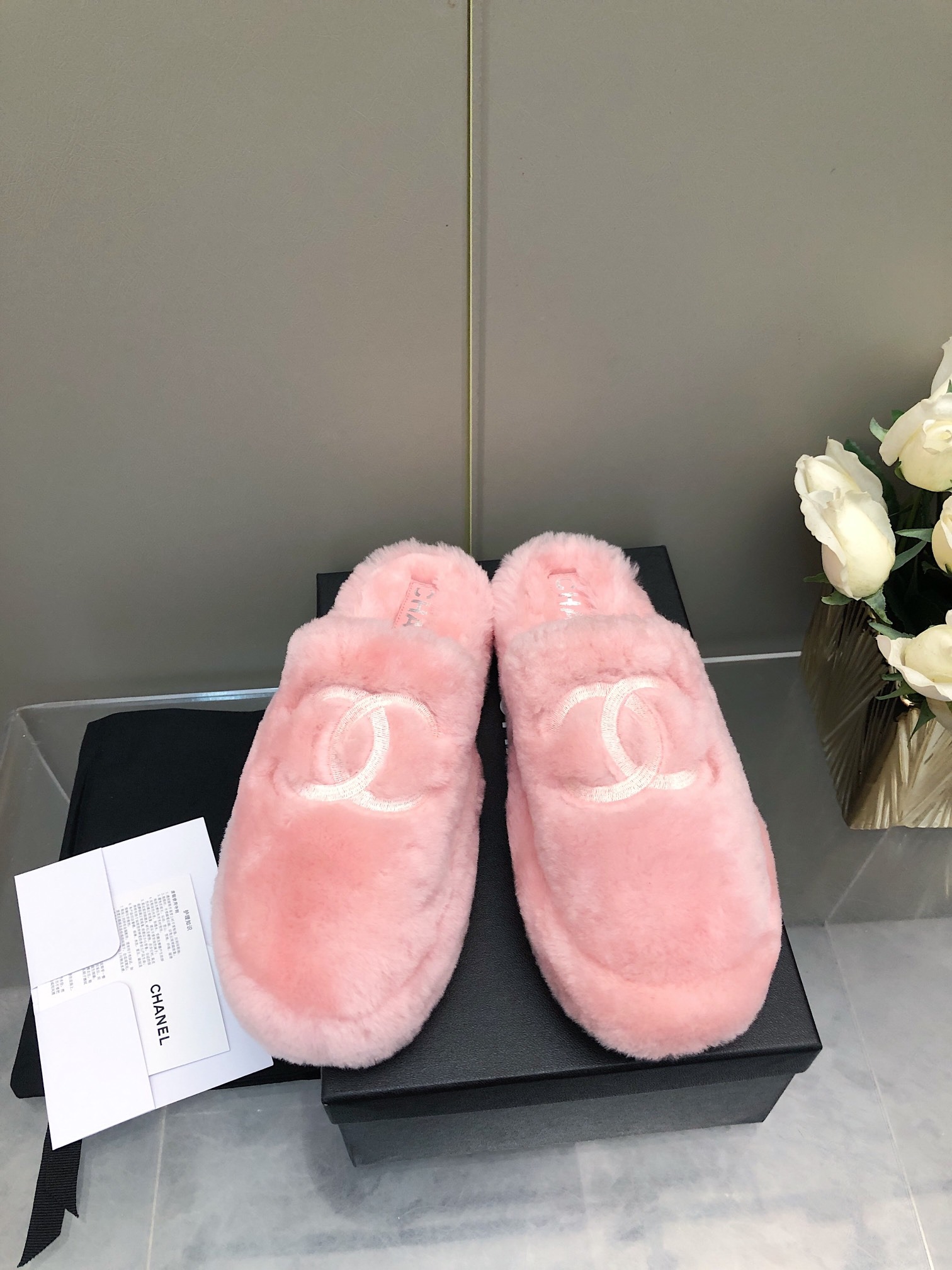 샤넬 25ss 신상 양털 슬리퍼