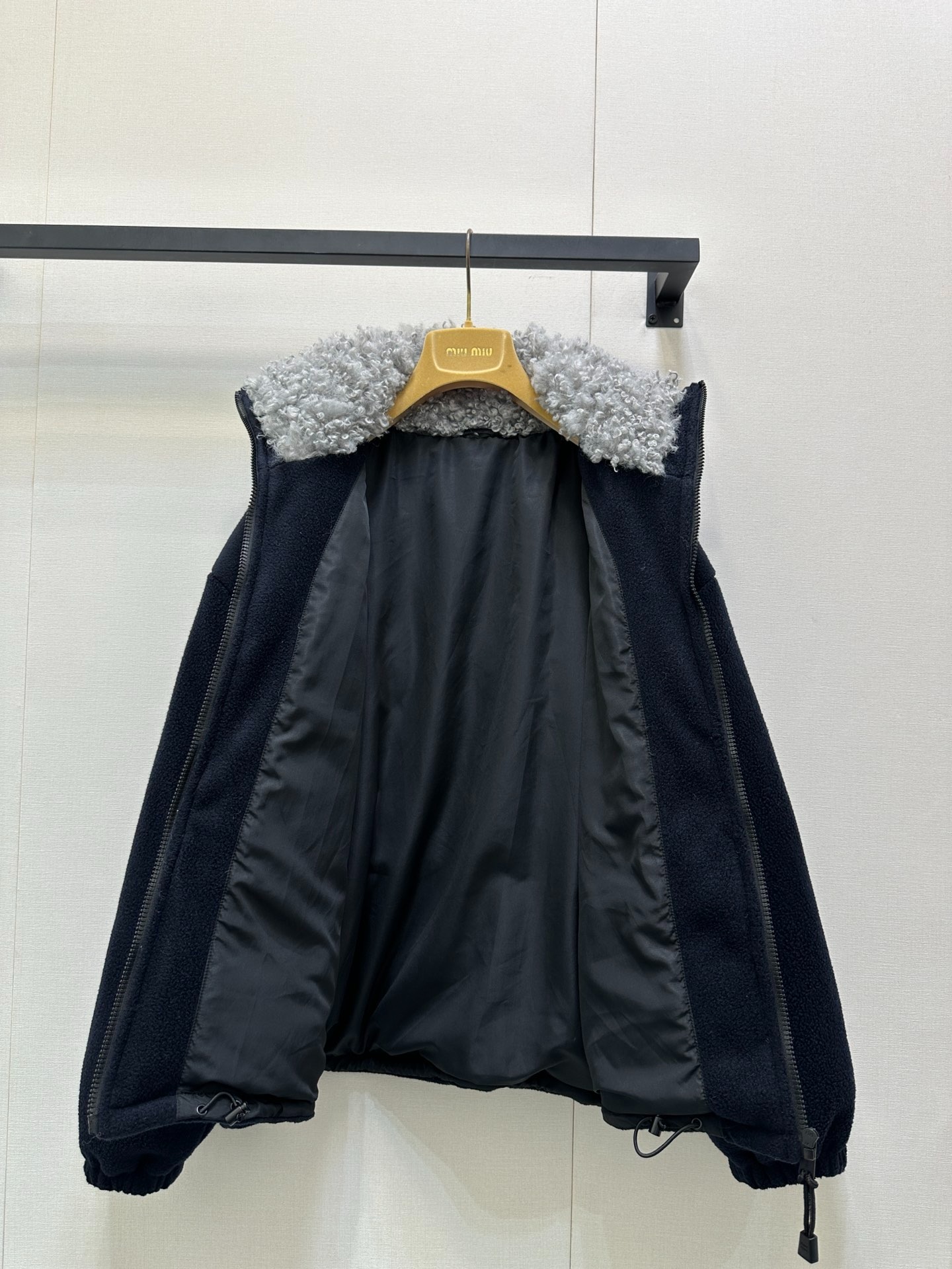 미우미우 25 FW 신상 클래식 재킷