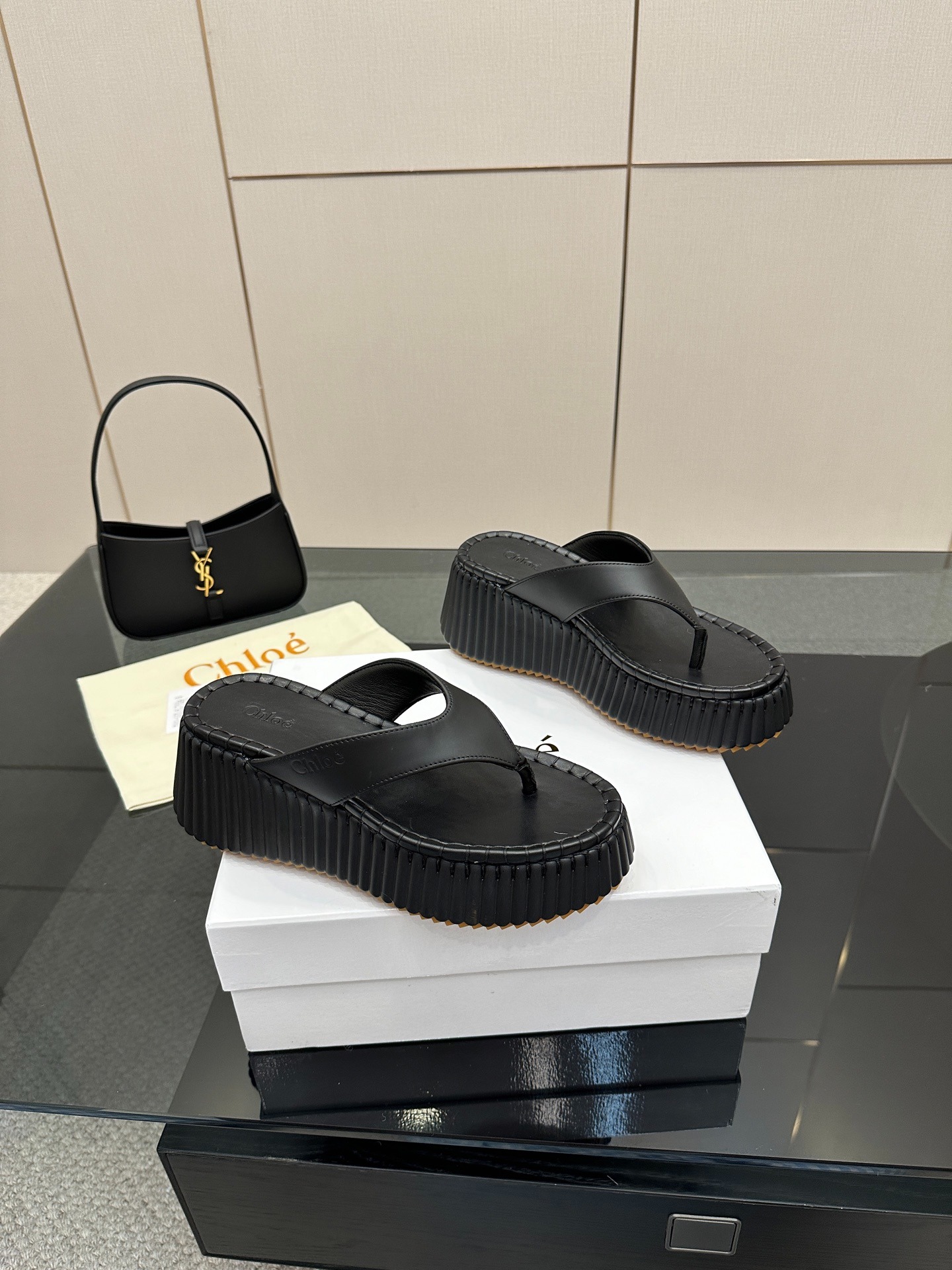 클로애 최신 라인 통굽 쪼리