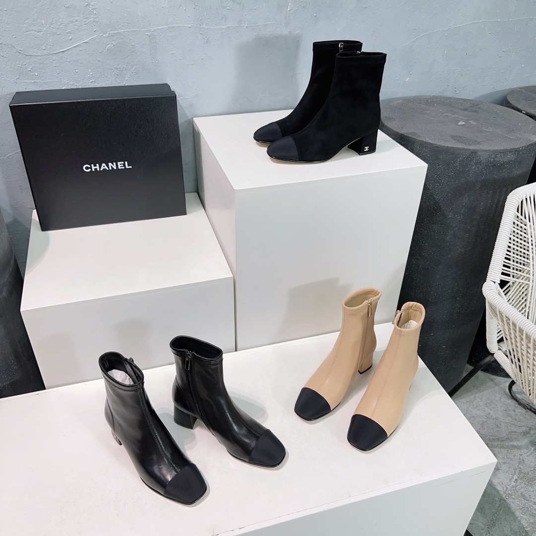 샤넬 25ss 가을/겨울 클래식 가죽 통굽