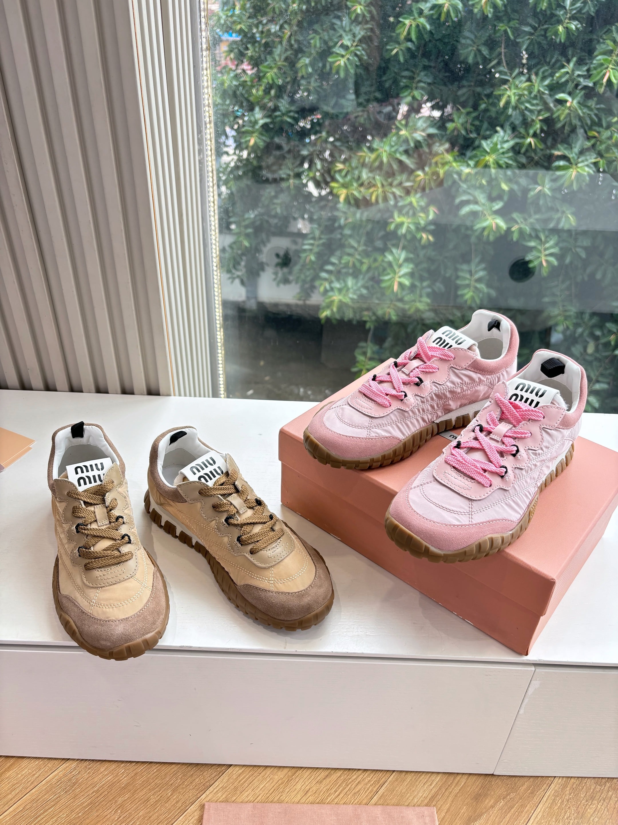 미우미우 25ss 신상 아르간 슈즈 스니커즈