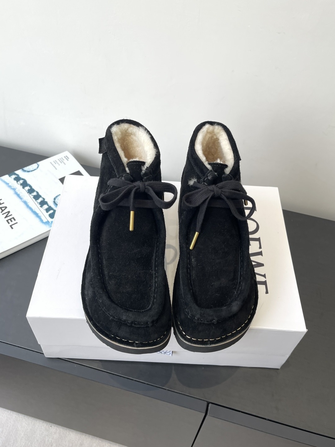 로에베 25ss 신상 빈티지 스니커즈 앵클부츠