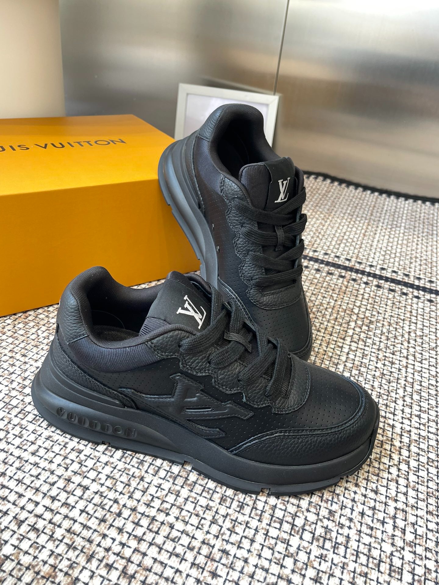 루이비통 뉴 클래식 스니커즈