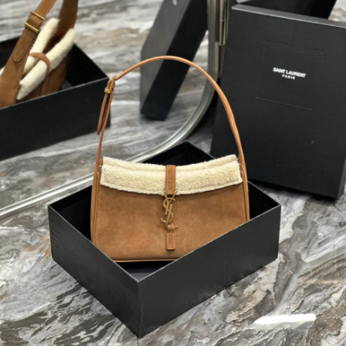 입생로랑 스웨이드 및 시어링 소재의 LE 5 A 7 호보 숄더백 657228