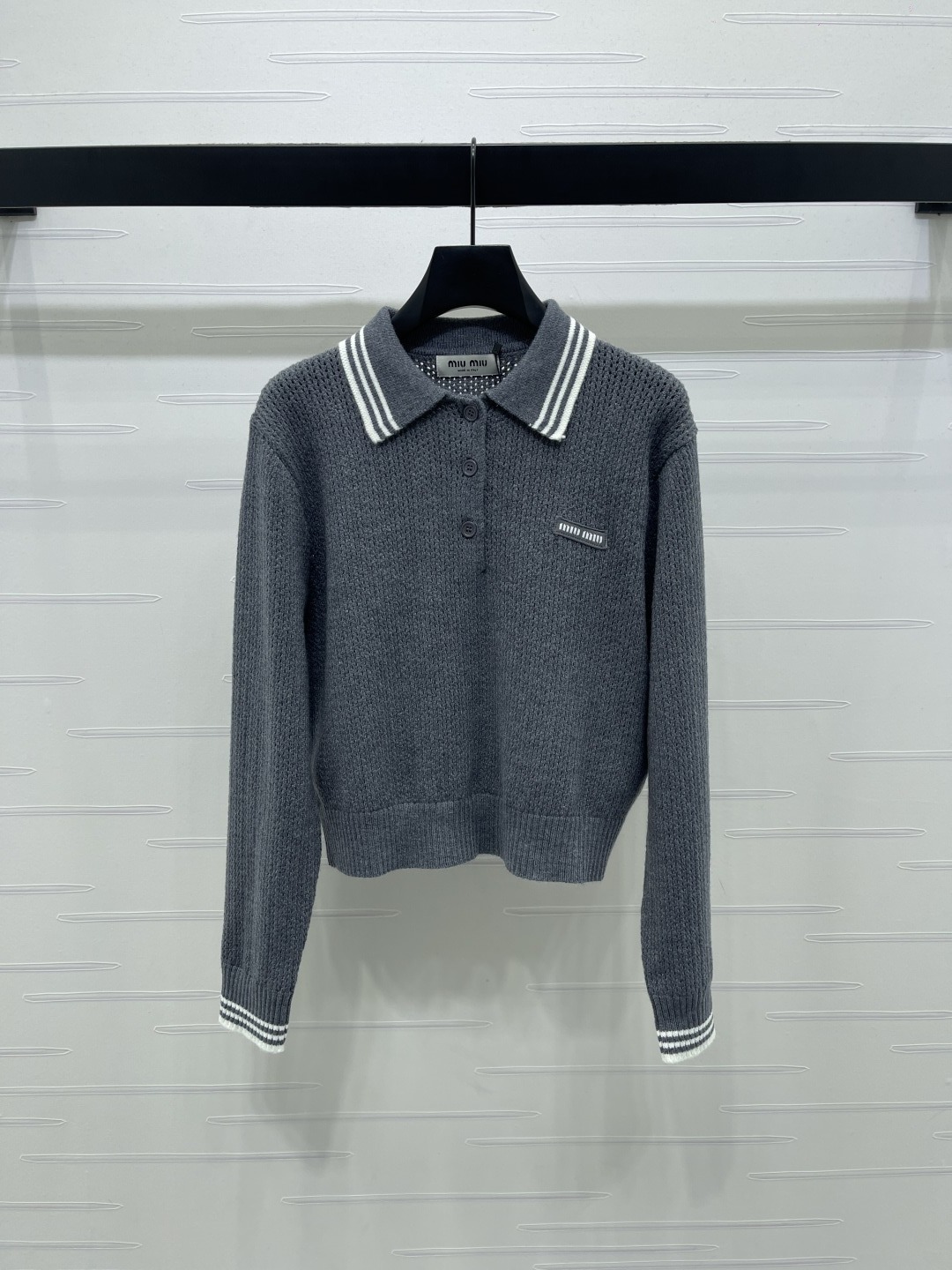 미우미우 25 신상 터틀넥 니트 긴팔