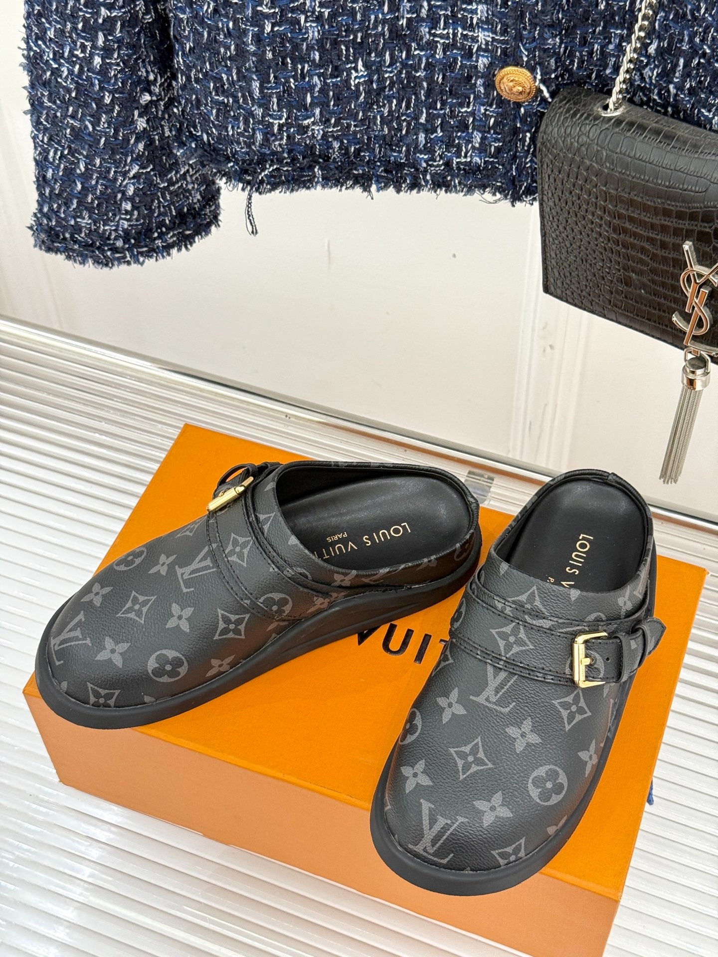 루이비통 25WF 신상 버켄 세미슬리퍼
