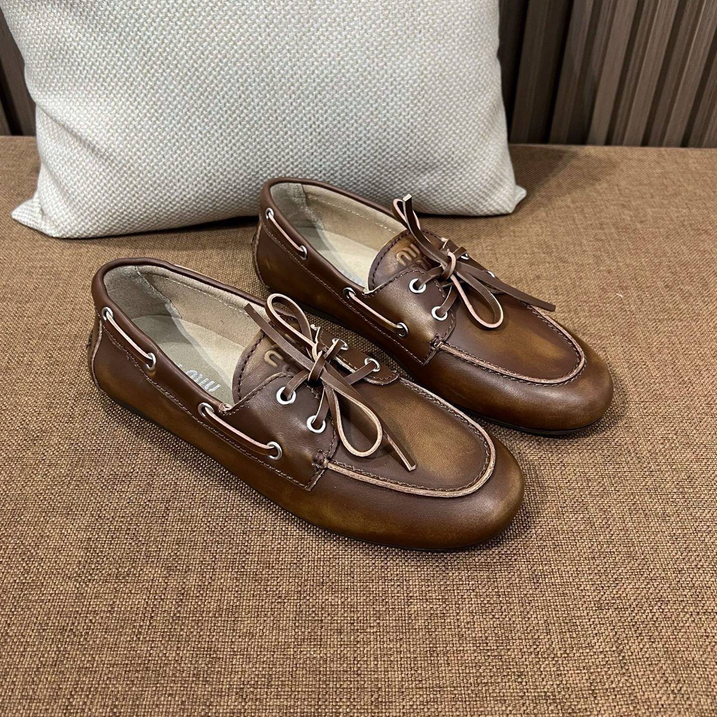 미우미우 신상 클래식 로퍼