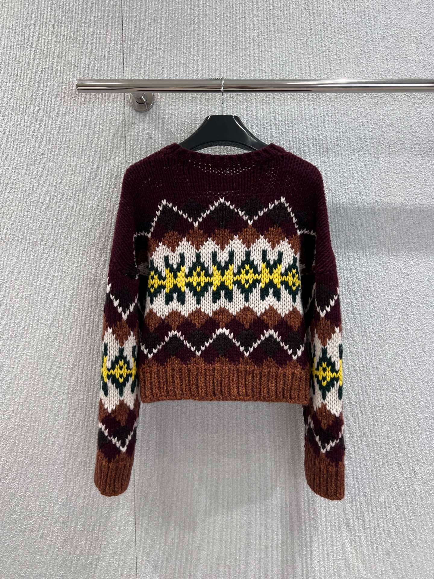 셀린느 25Fw 신상 자카드 숏 울 니트 스웨터