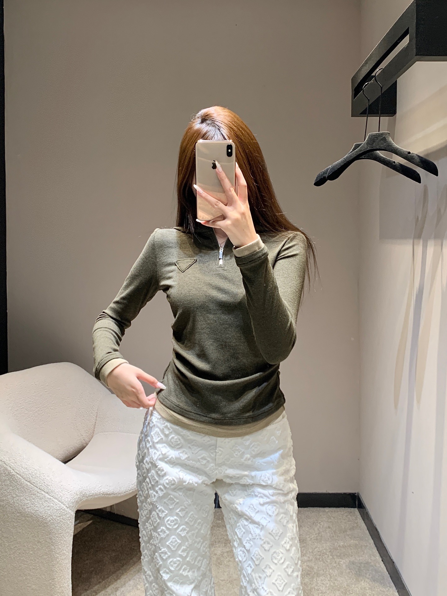 프라다 25Fw 신상 삼각 로고 후드 긴팔티