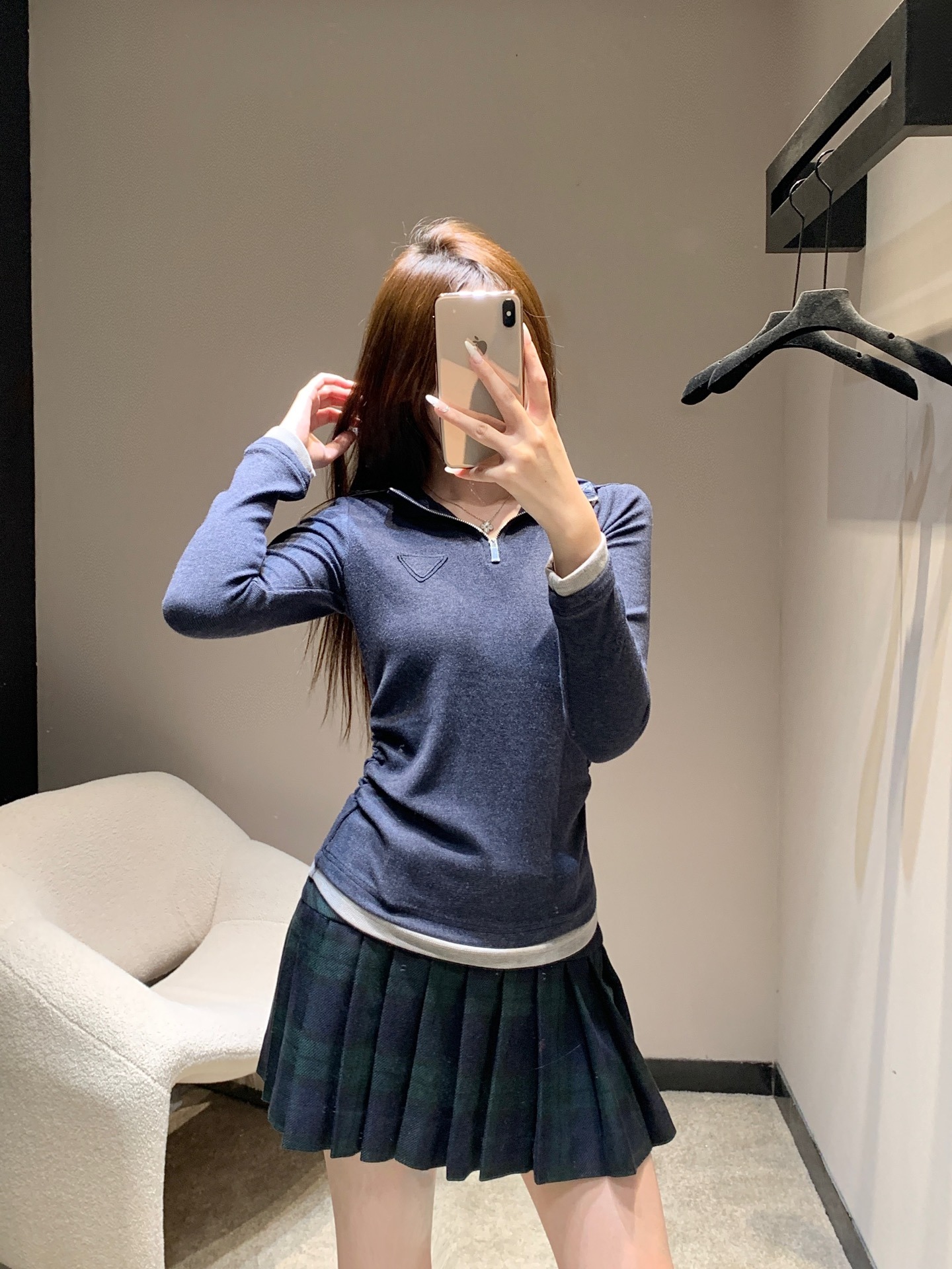 프라다 25Fw 신상 삼각 로고 후드 긴팔티