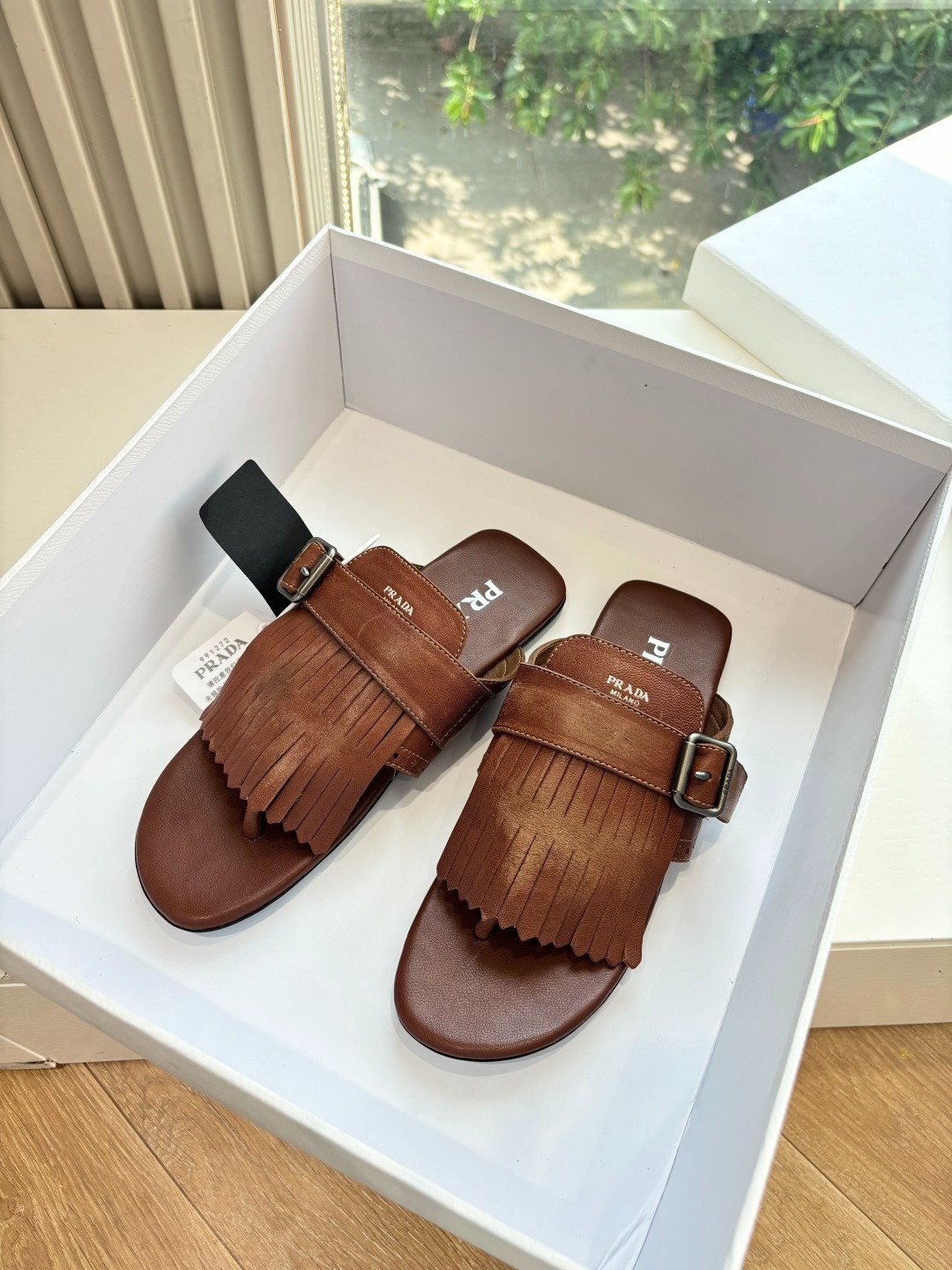 프라다 25ss 빈티지 태슬 세미슬리퍼