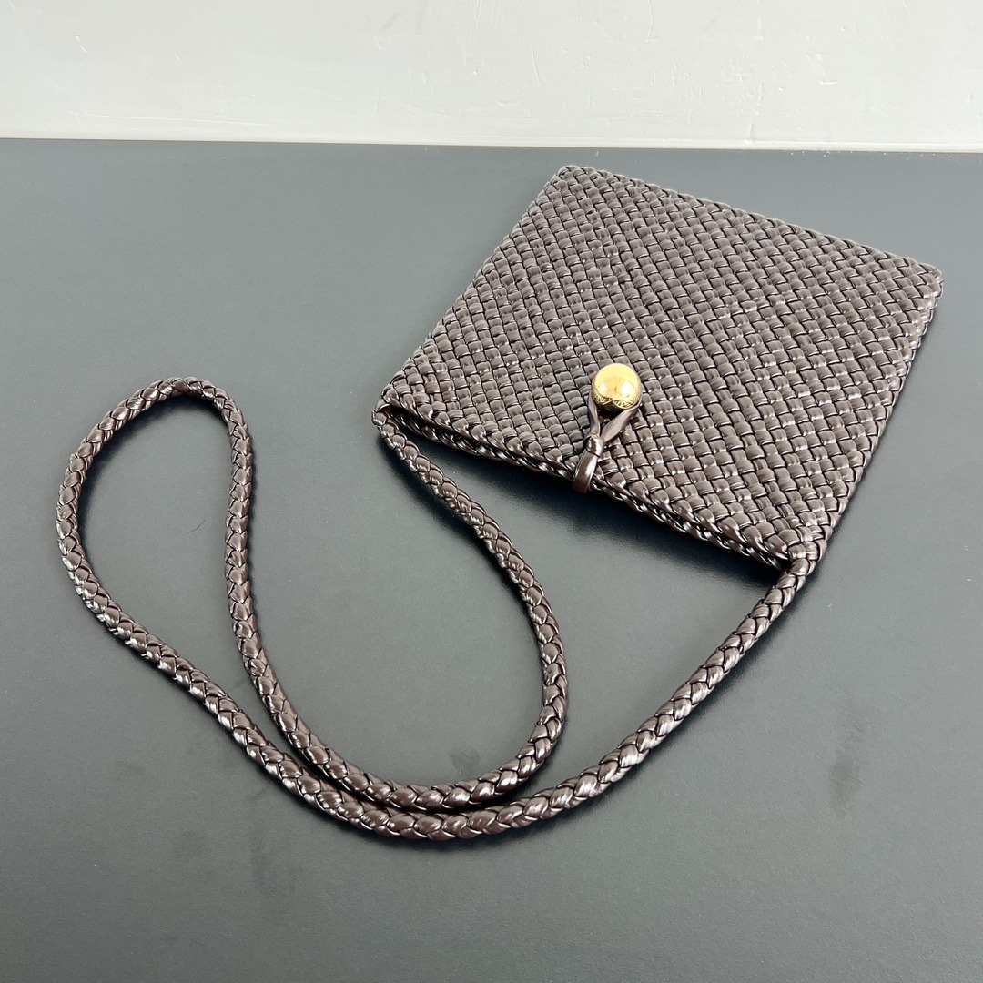 보*가 베네타 신상 토스카 크러치 미니백