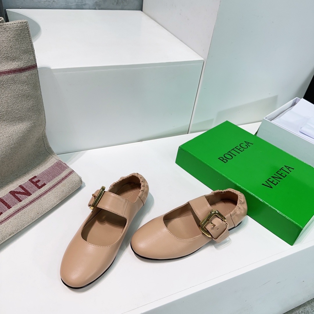 보테가베네타 메리제인 플랫슈즈