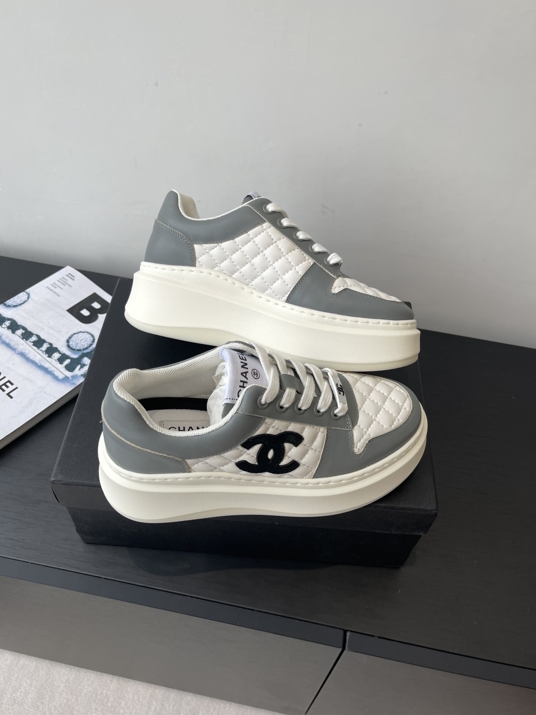 샤넬 25ss 봄여름 신상 통굽 스니커즈