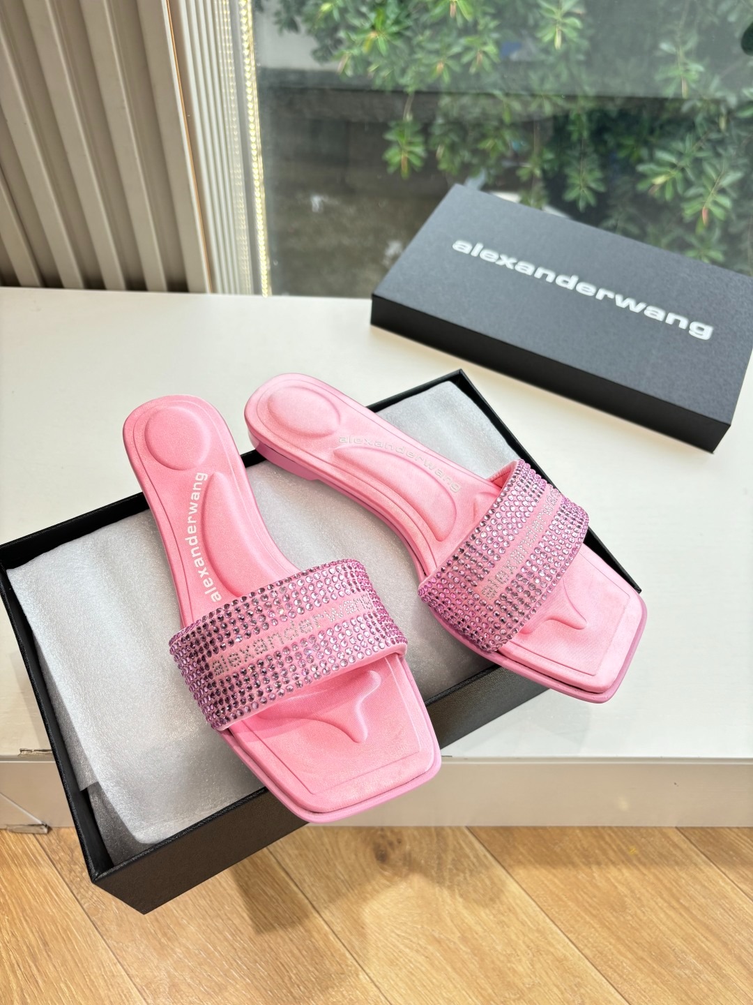 알렉산더왕 25년 신상 슬리퍼