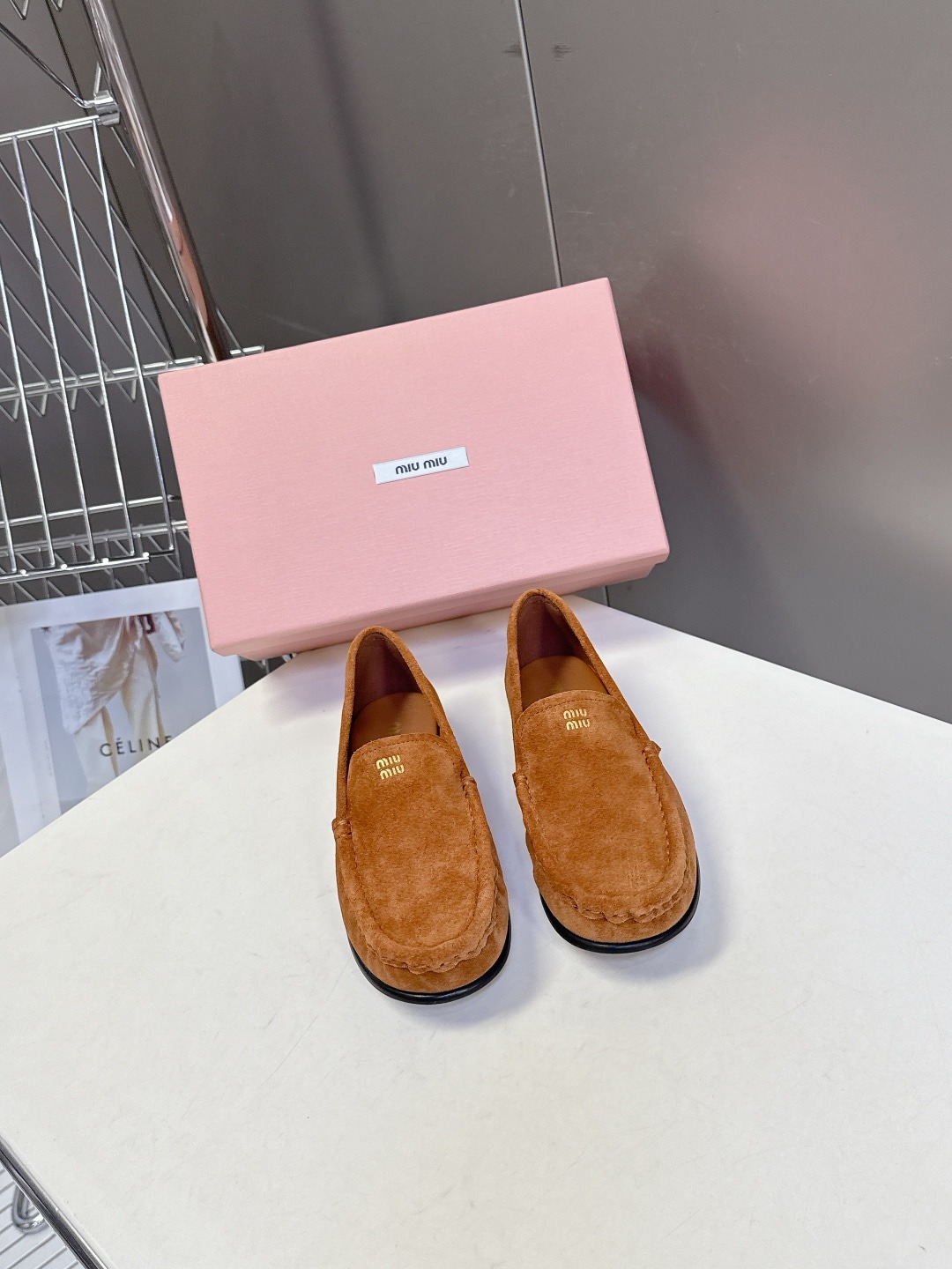 미우미우 25 가을/겨울 신상 워킹 로퍼