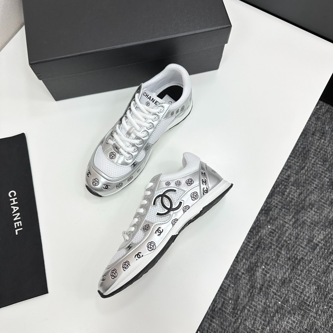 샤넬 25 신상 로고 스니커즈