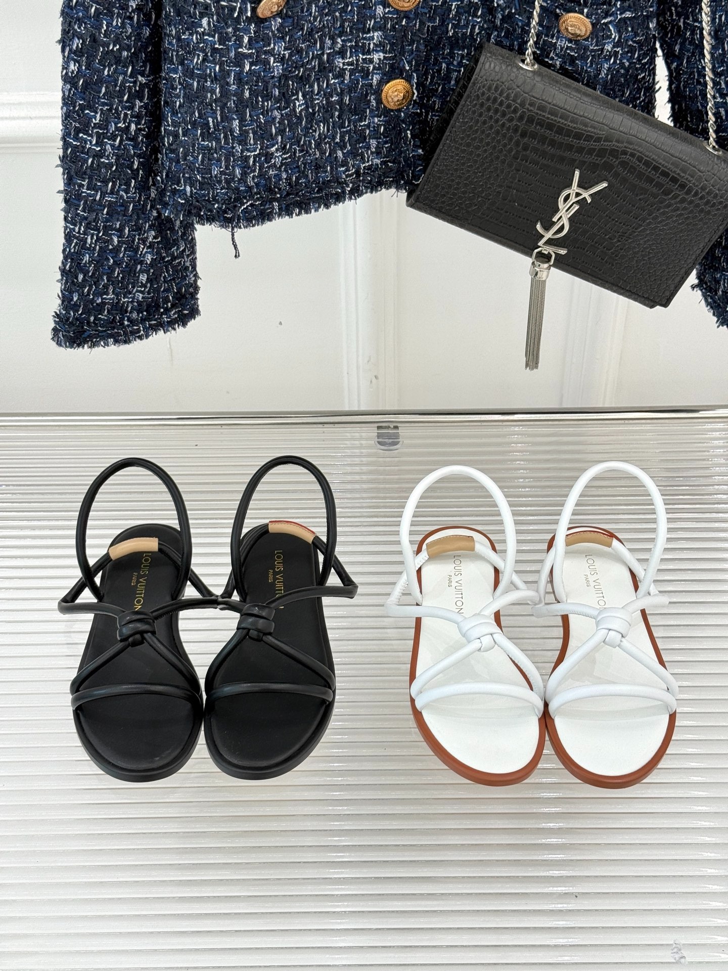 루이비통 25ss 신상 스트랩 플랫 샌들