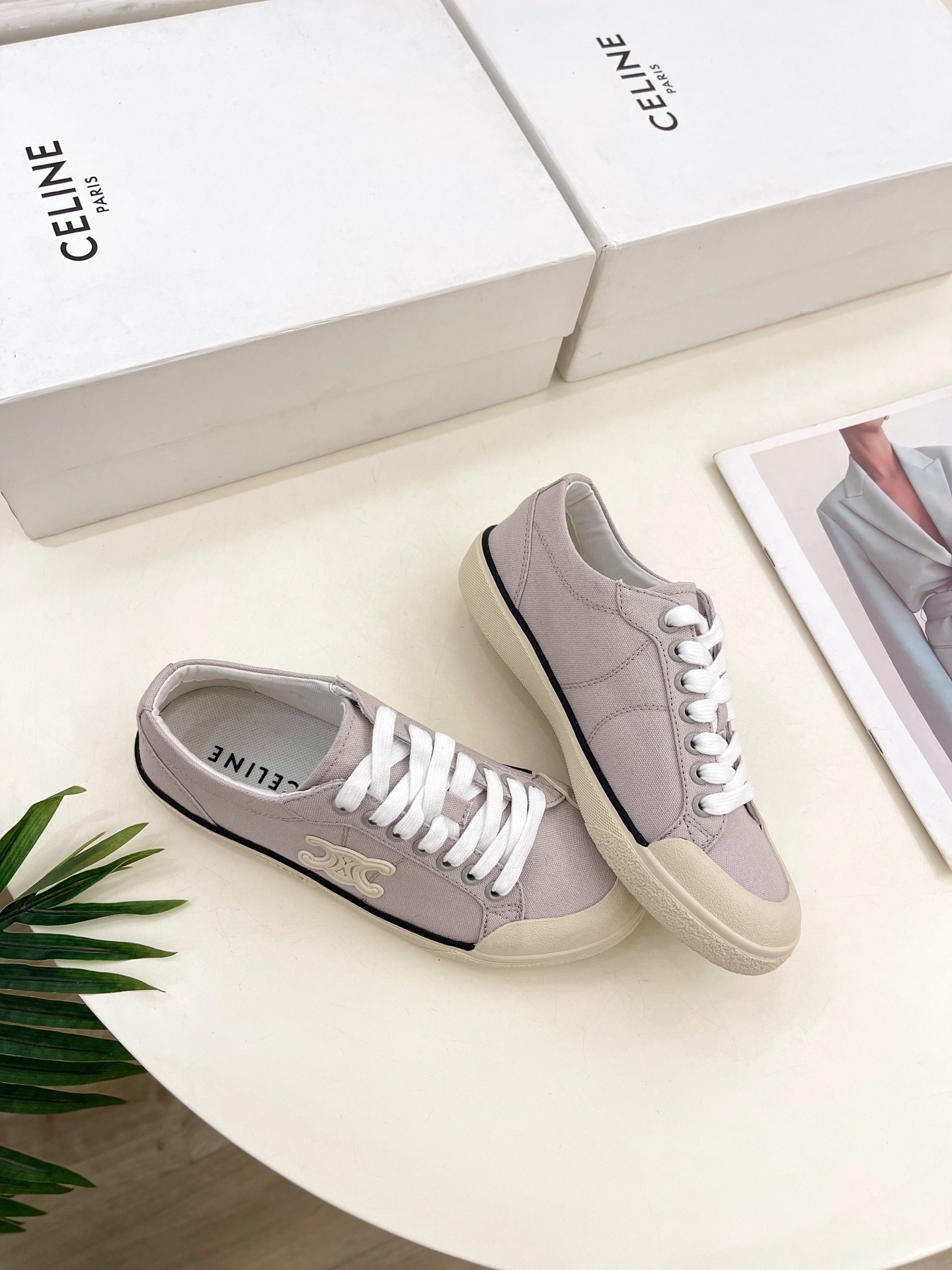 셀린느 25 신상 아란 트리오엠프 슬립온 스니커즈