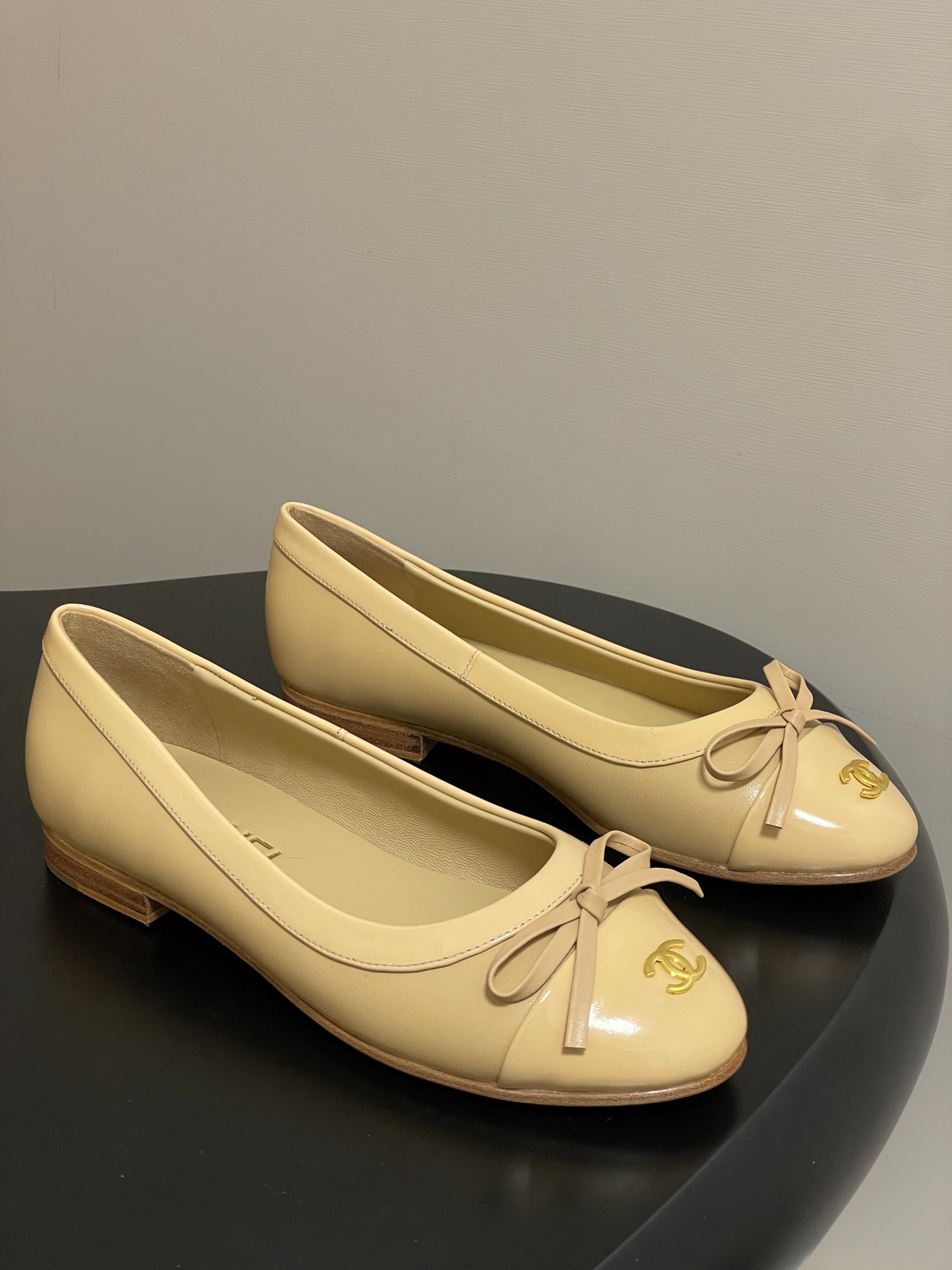 샤넬 25A 가을 신상 리본 발레 슈즈 플랫