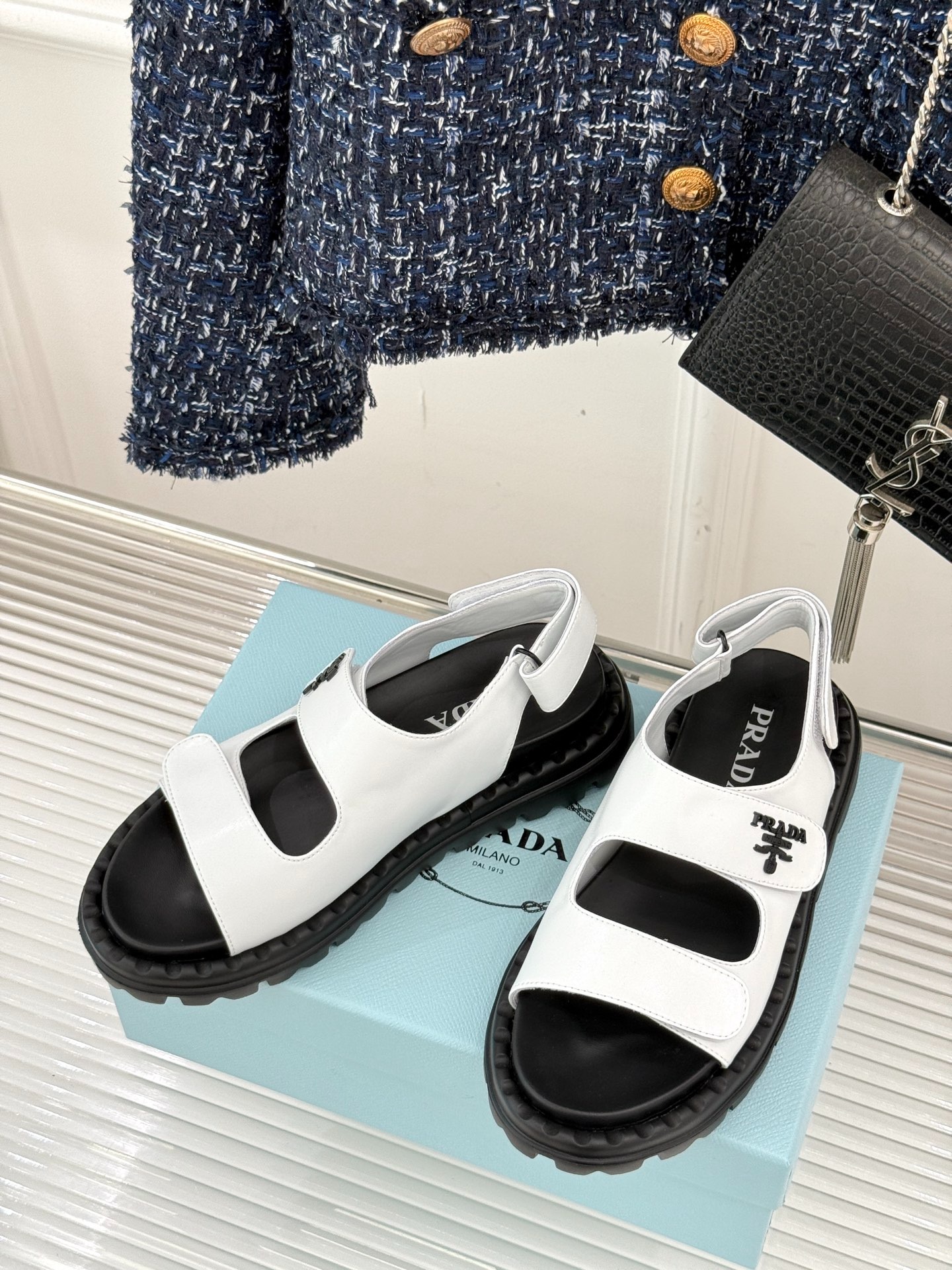 프라다 25 신상 빈티지 캐주얼 커플 비치 샌들