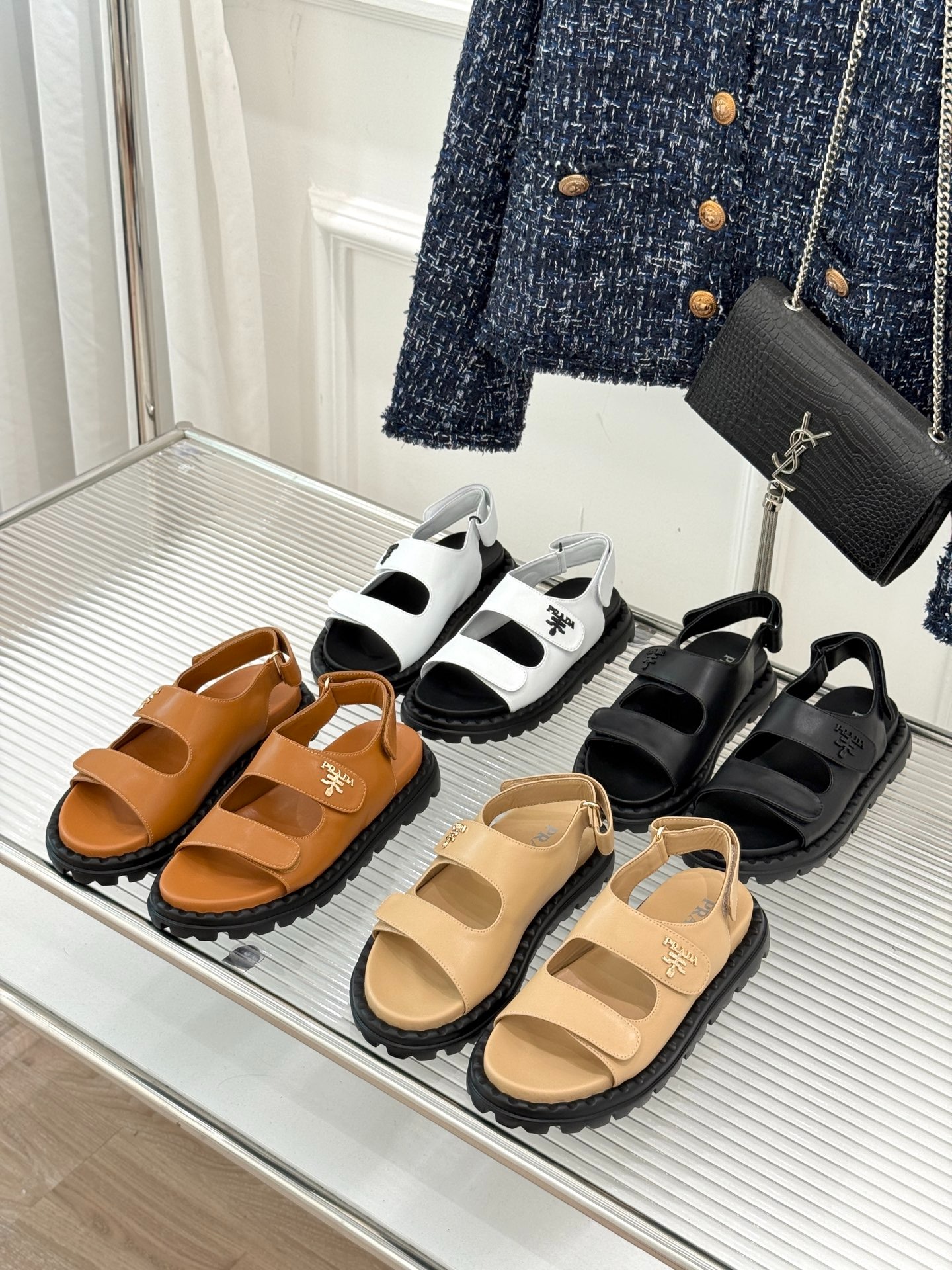 프라다 25 신상 빈티지 캐주얼 커플 비치 샌들