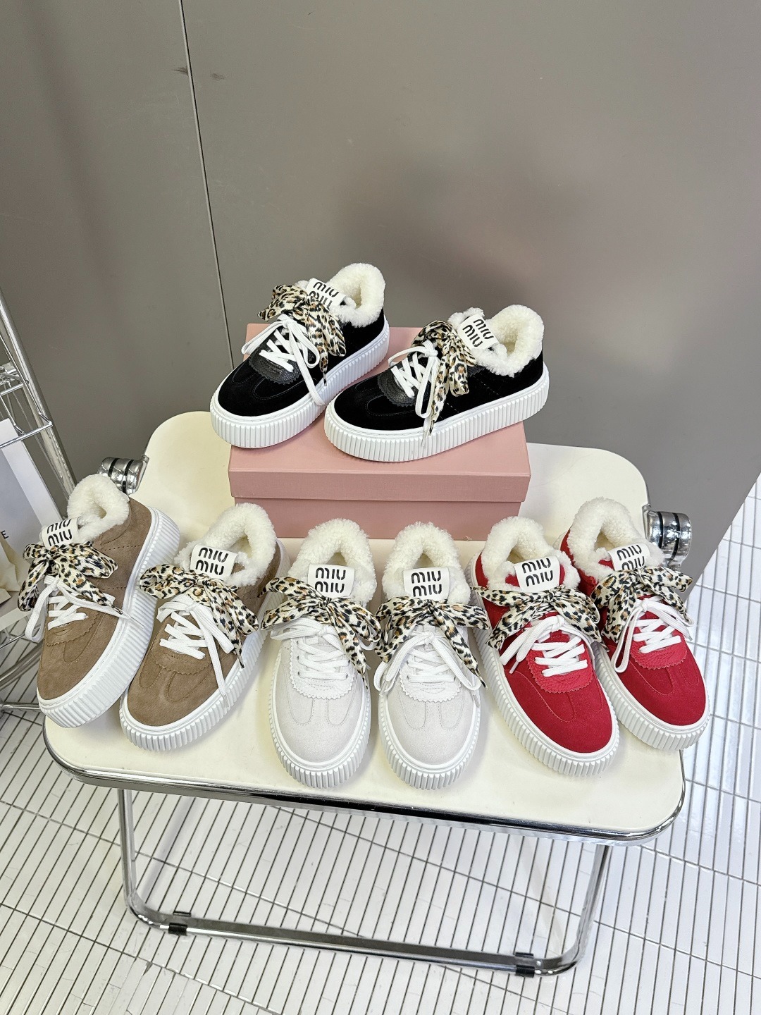 미우미우 신상 통굽 퍼슈즈