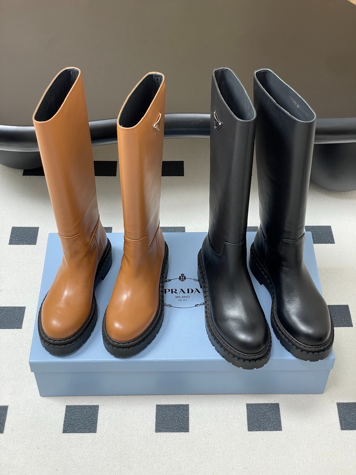 프라다 25Fw 신상 롱부츠