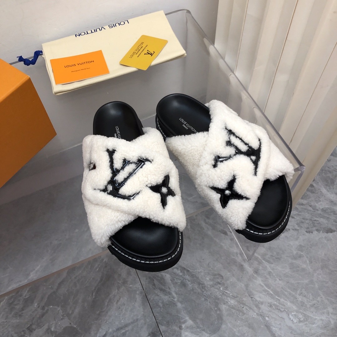 루이비통 25 신상 양털 슬리퍼