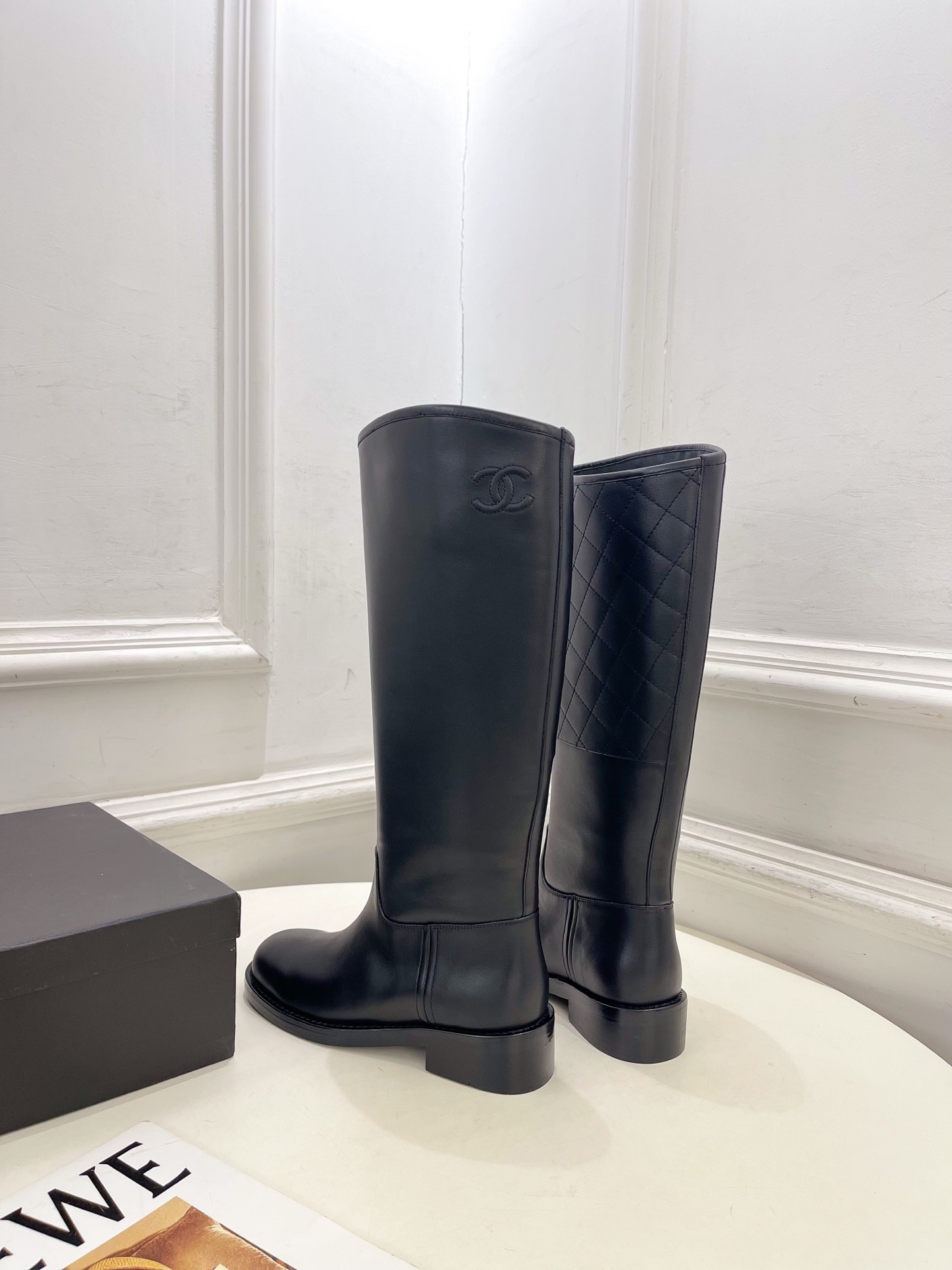 샤넬 25 신상 클래식 퀼팅 라이더 부츠
