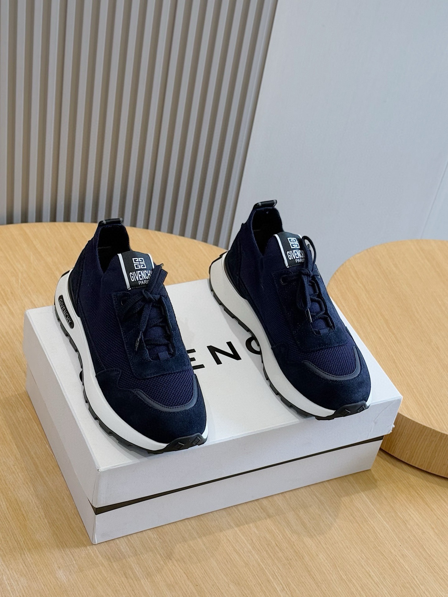 지*시 신상 러너 스니커즈