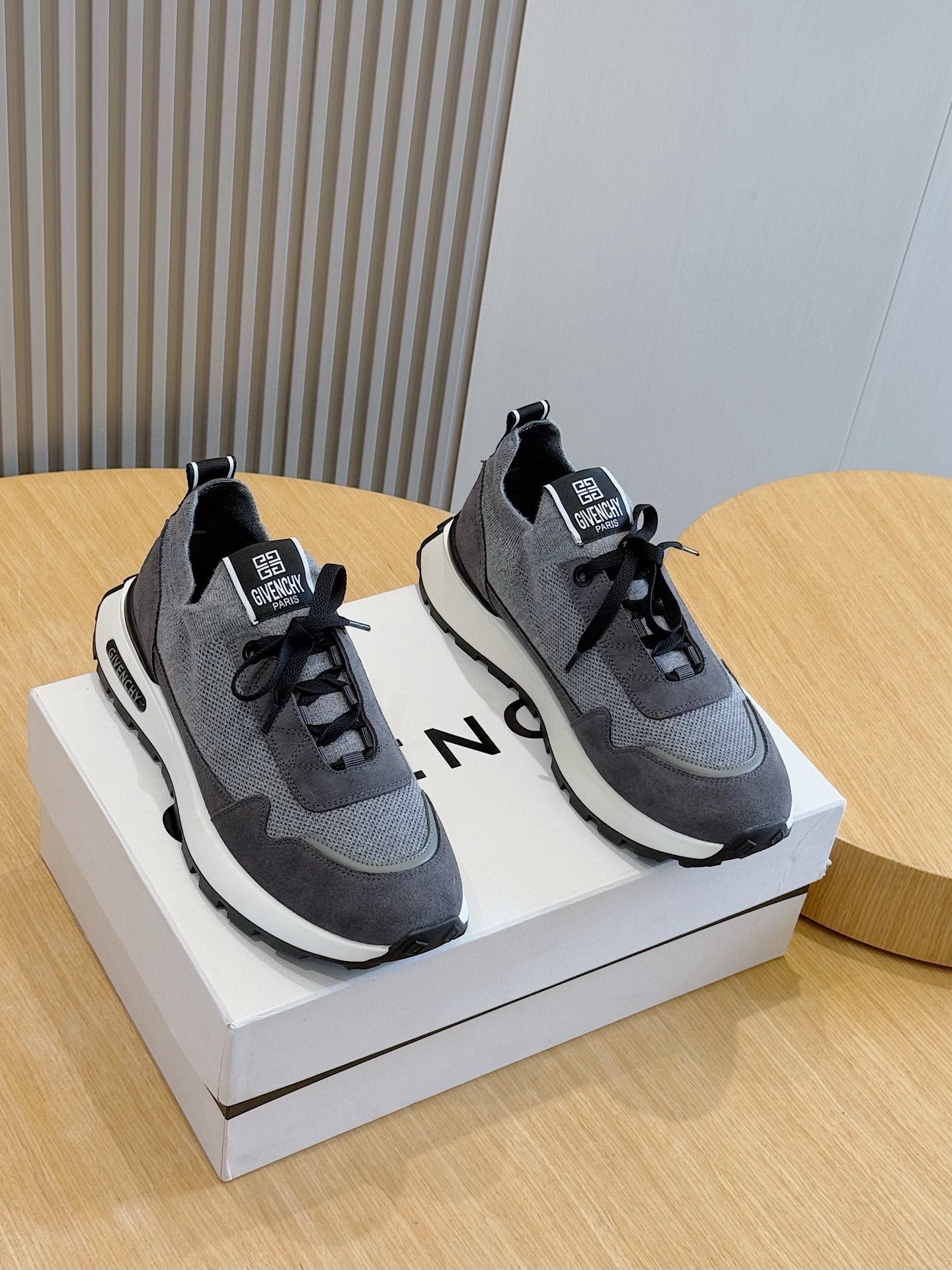 지*시 신상 러너 스니커즈