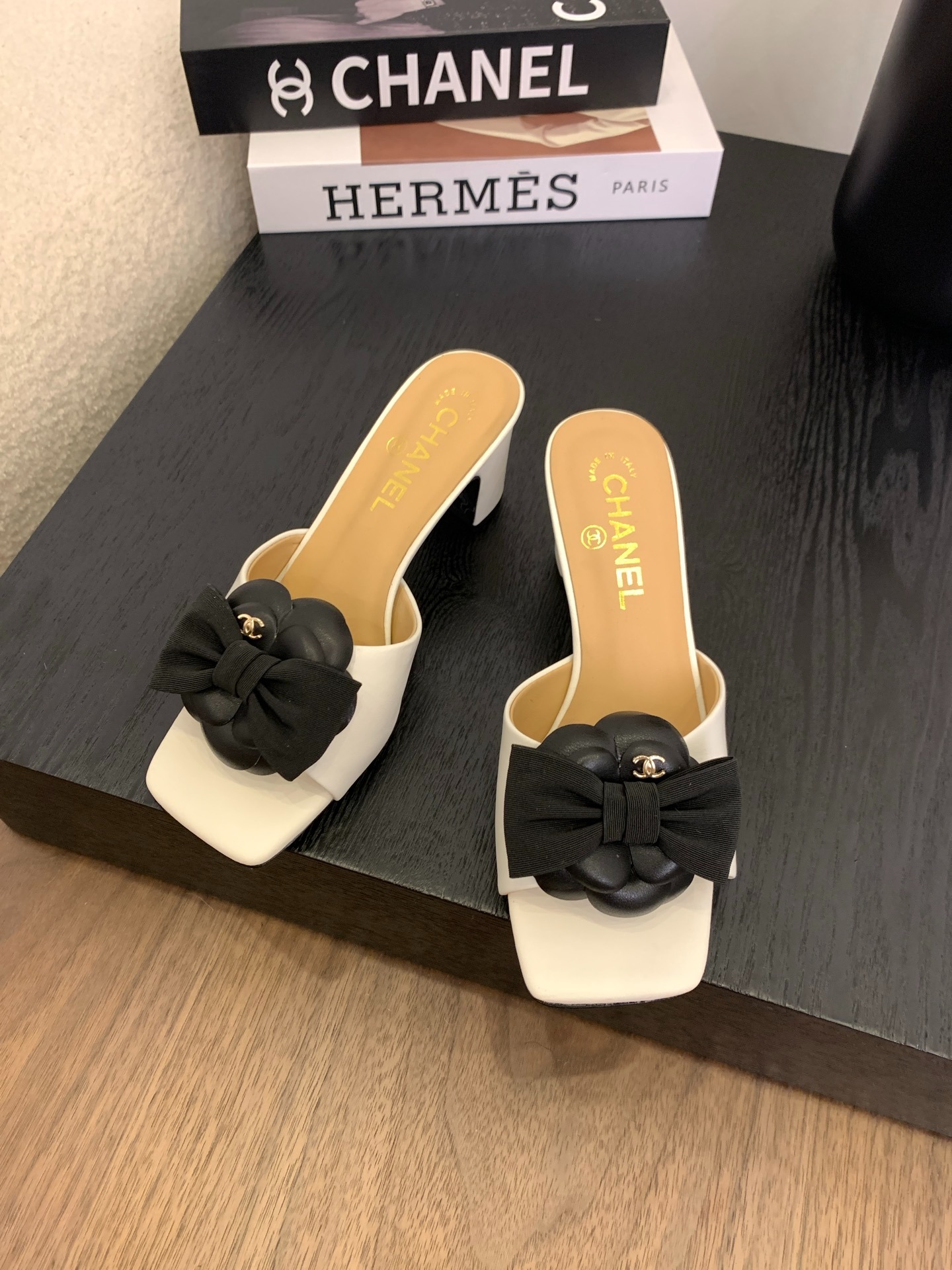 샤넬 25 신상 통굽 슬리퍼