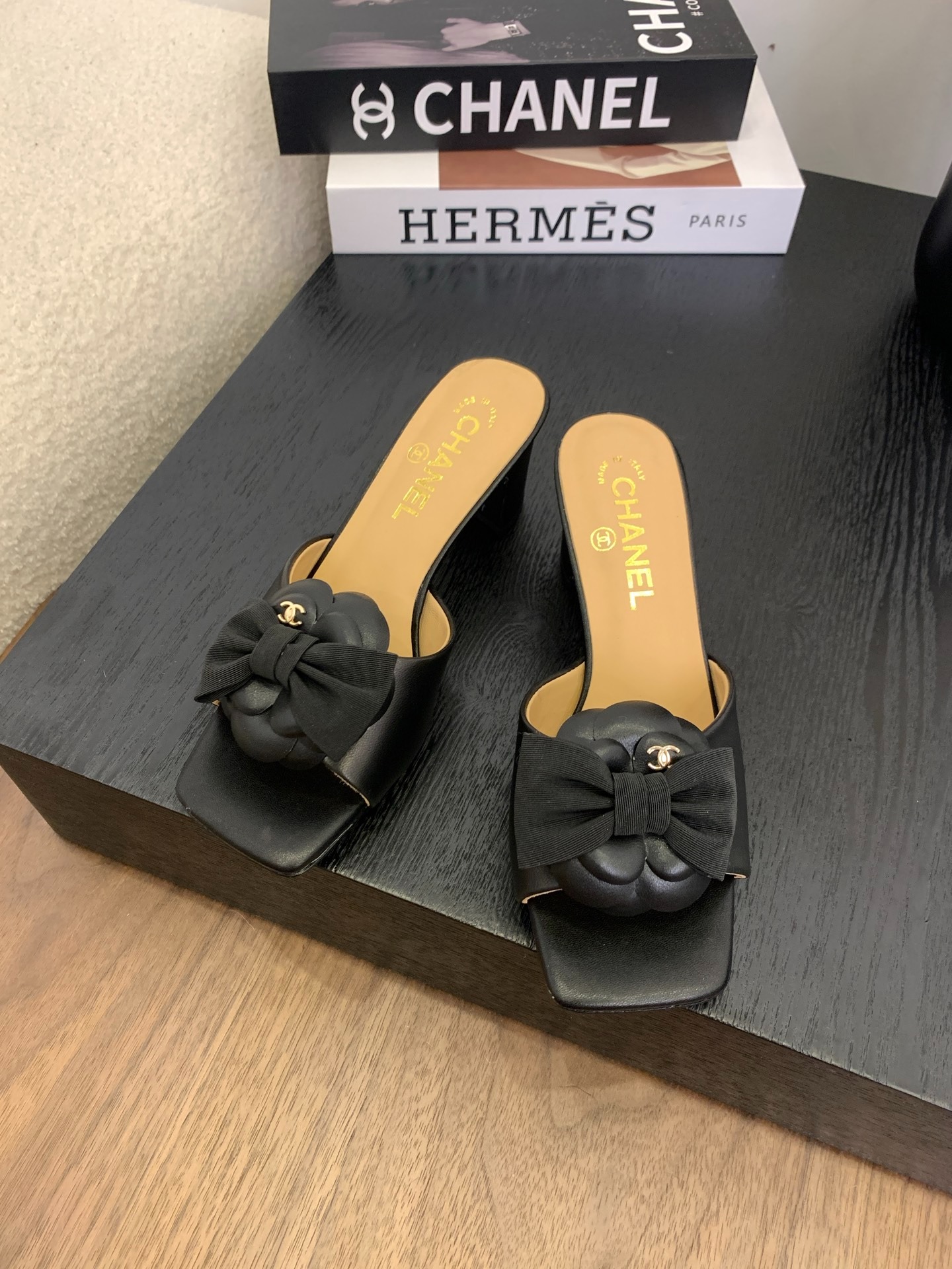 샤넬 25 신상 통굽 슬리퍼