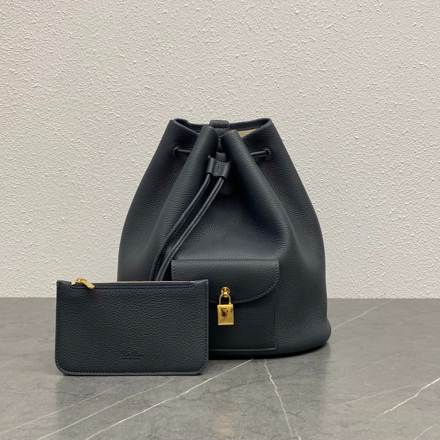 로로피아나 Extra 스트링 백팩