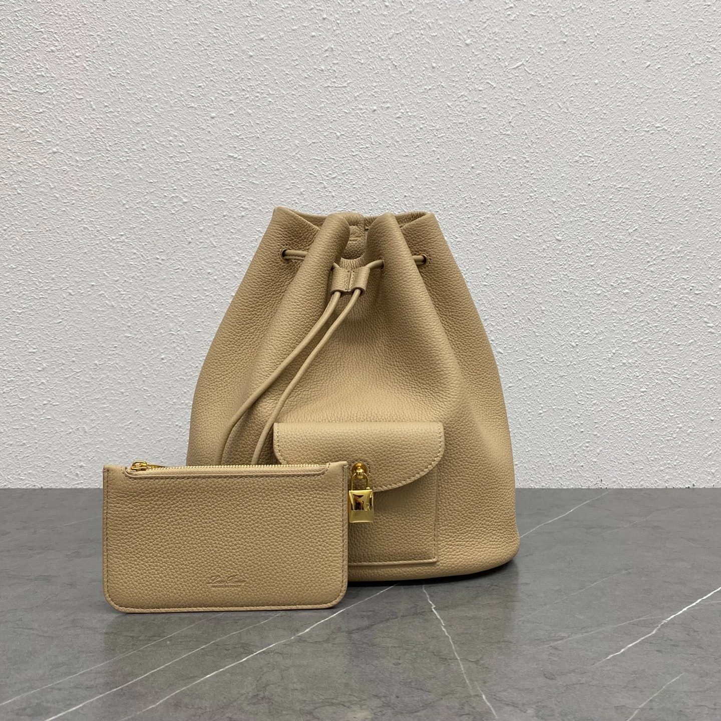 로로피아나 Extra 스트링 백팩