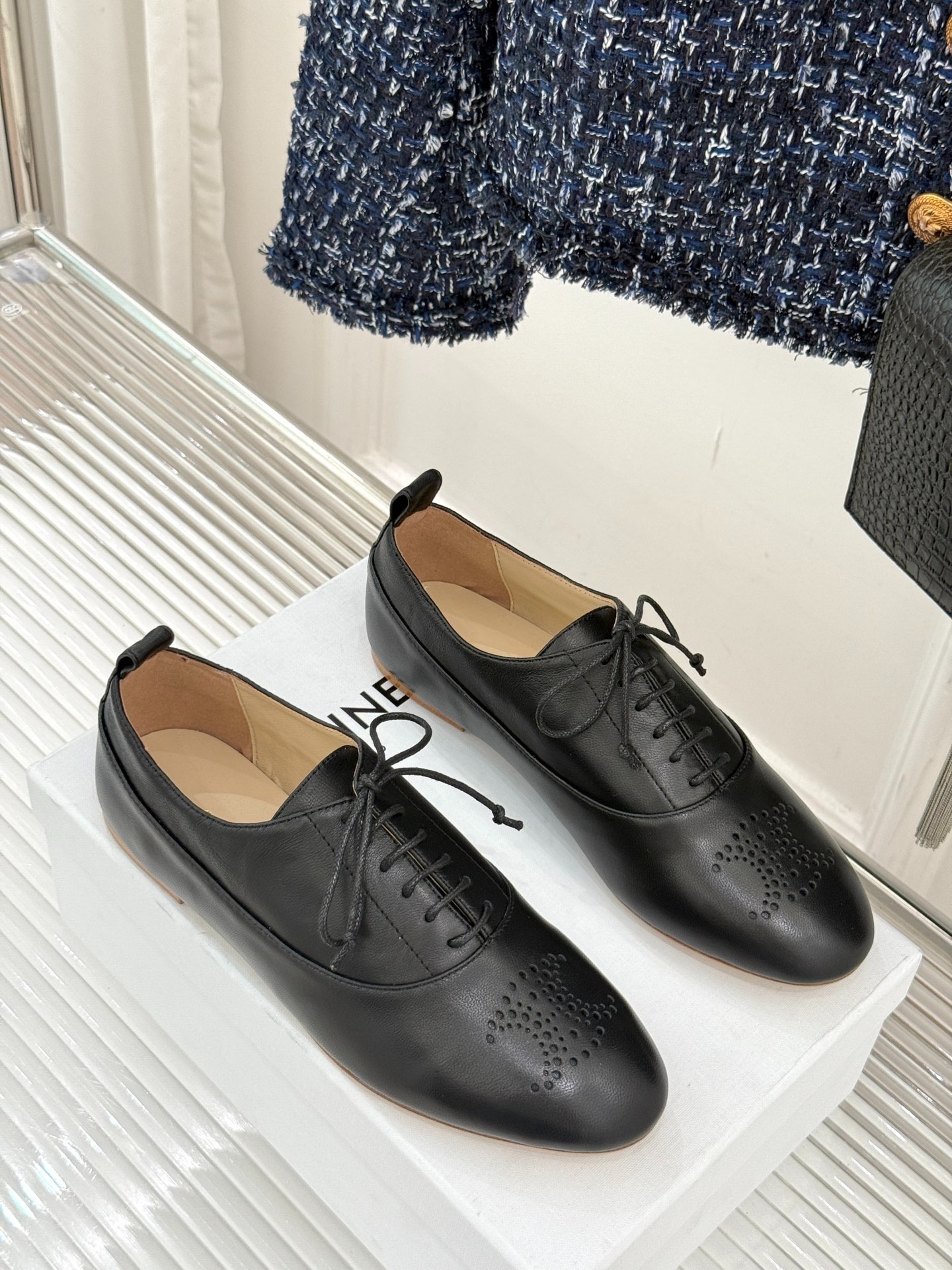 셀린느 25WF 신상 스니커즈