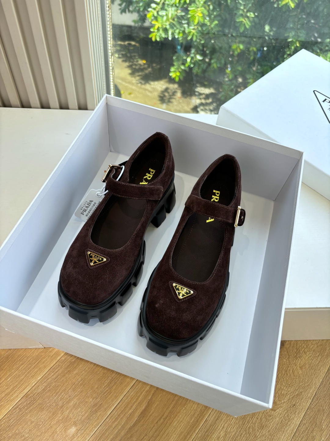 프라다 25Fw 최신 메리제인 통굽 펌프스 로퍼