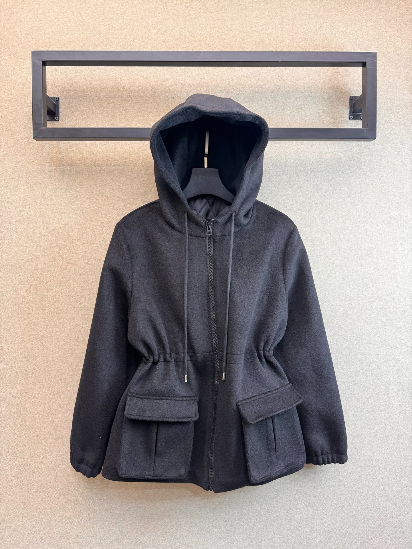 디올 25 신상 후드 셔링 점퍼