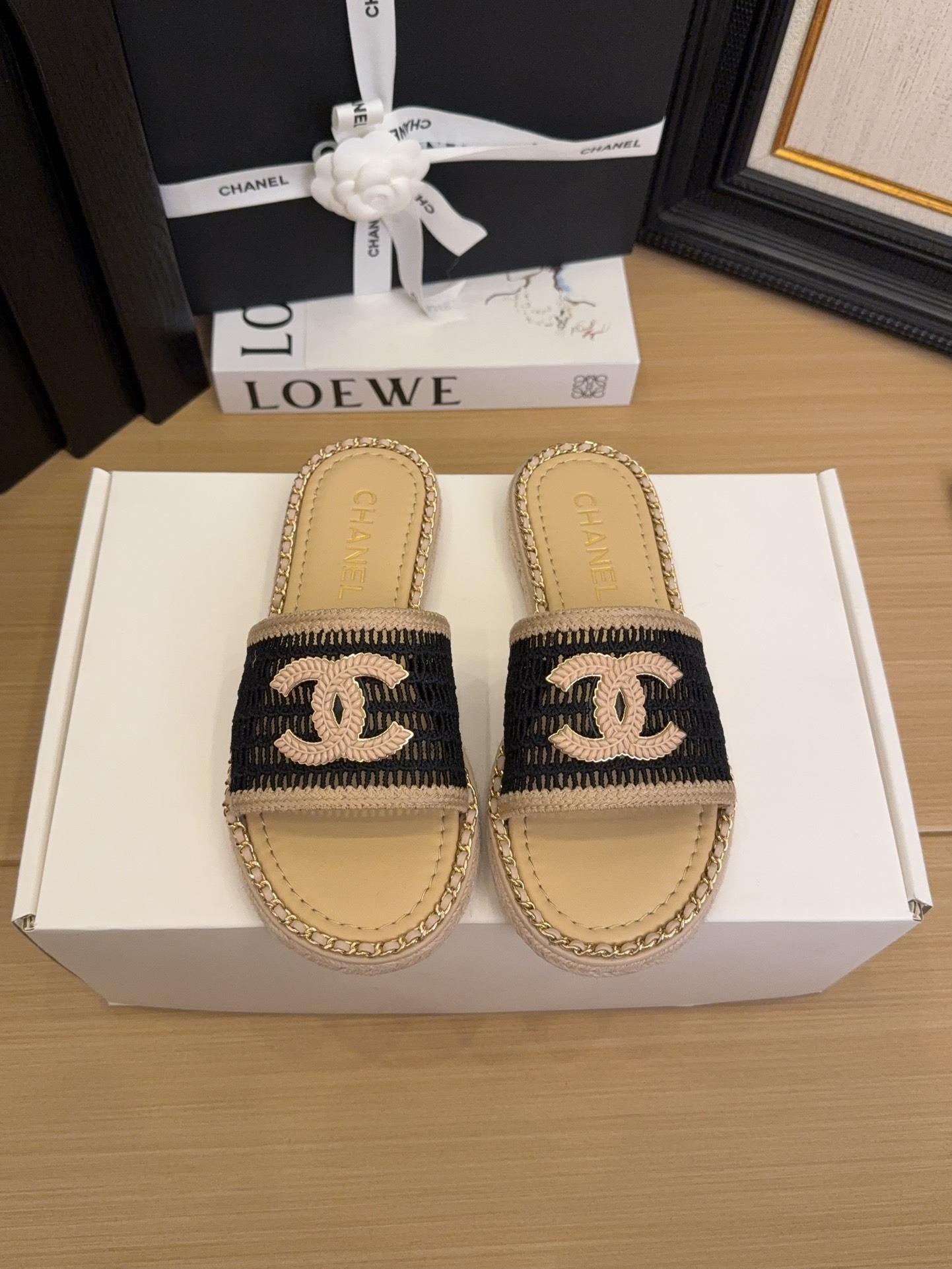 샤넬 25 신상 고퀄리티 플랫 체인 슬리퍼
