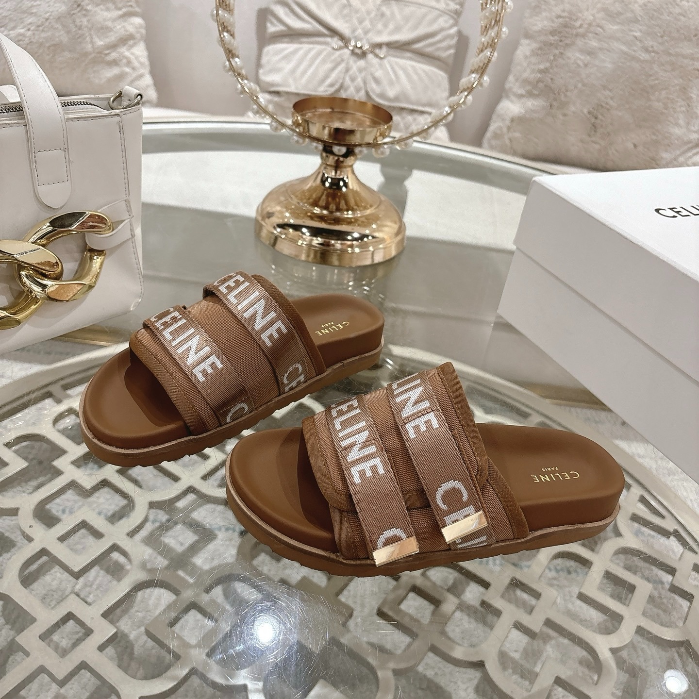 셀린느 25 봄여름 베스트셀러 테잎 로고 슬리퍼