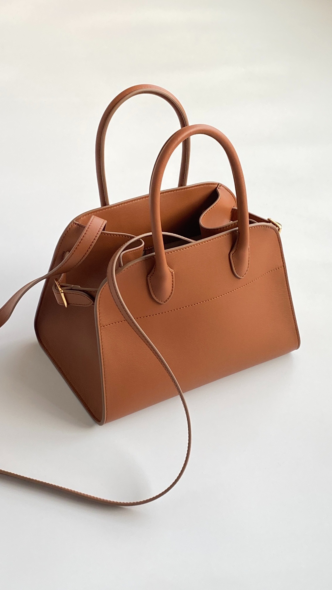 더로우 Margau 핸드백